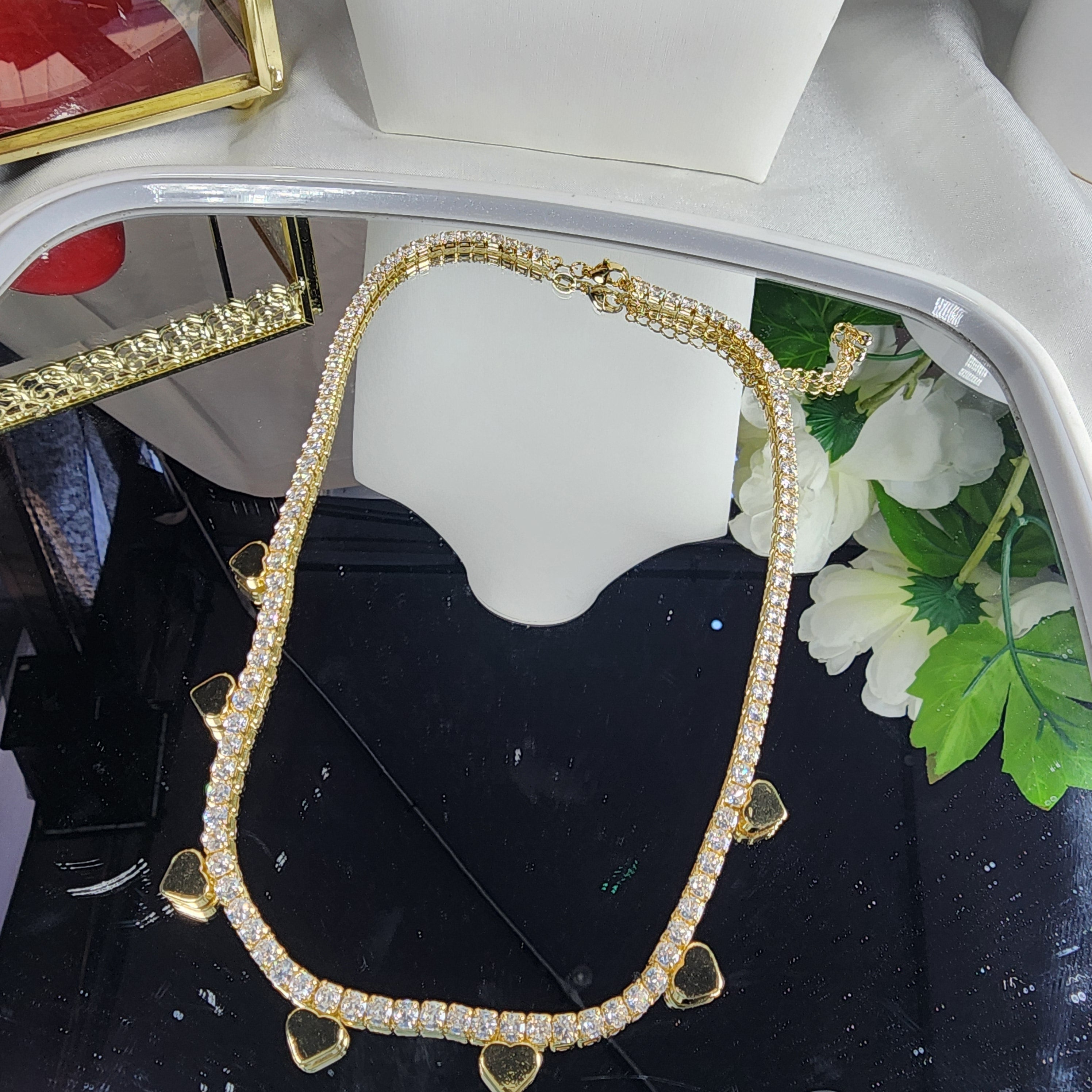 💮Sparkling tennis chain choker with hearts.📿