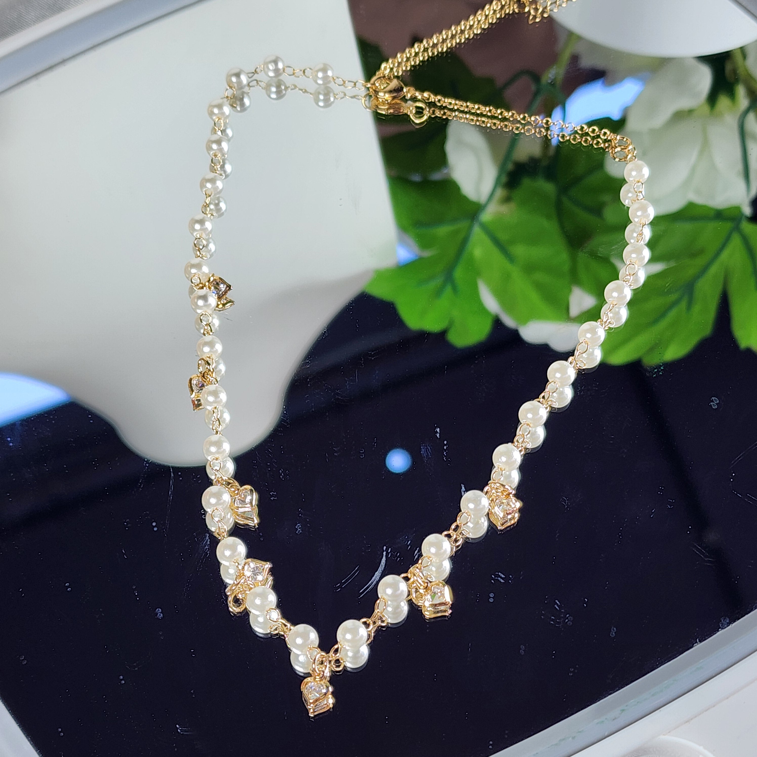 💮Pearl and heart choker necklace.📿
