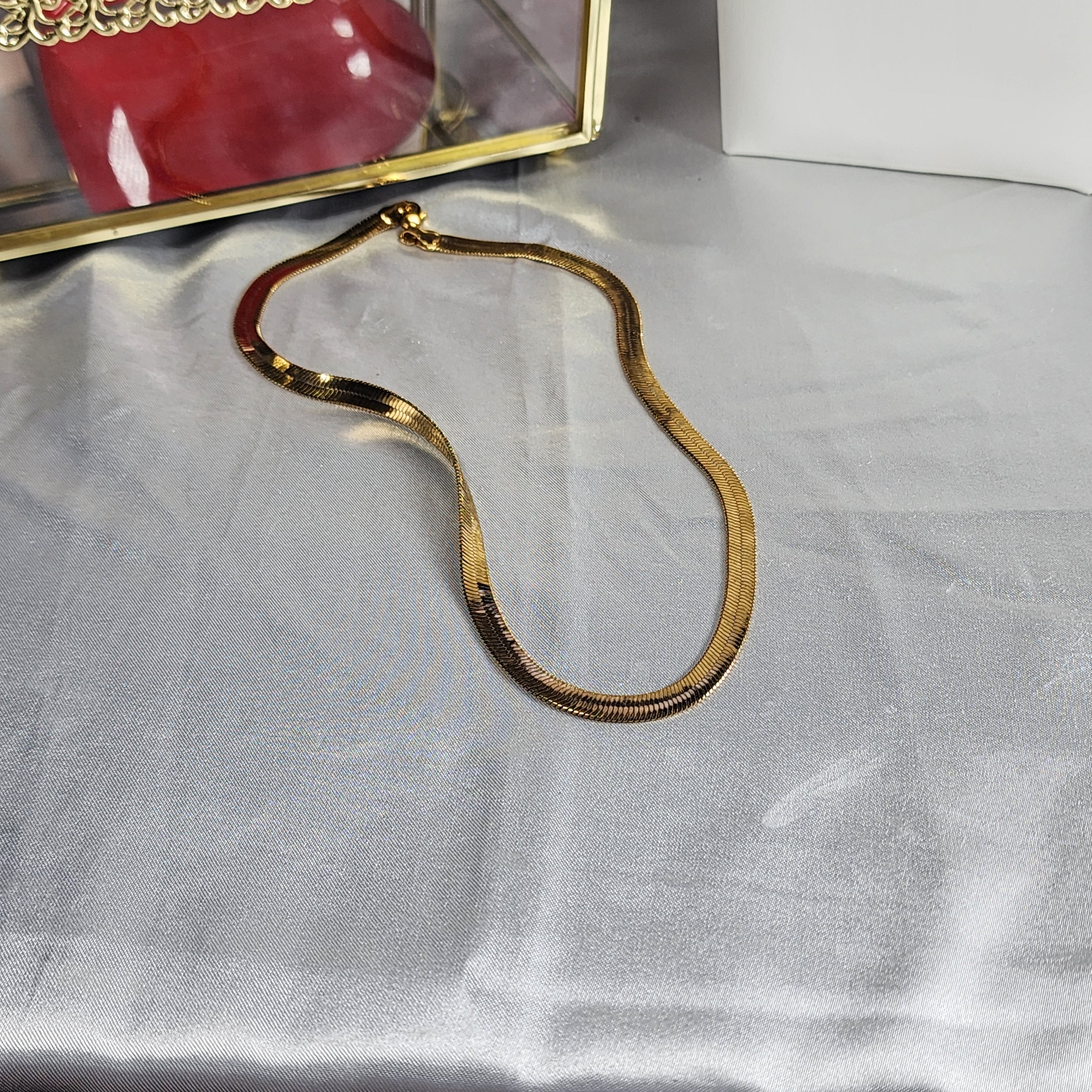 💮Vermeil herringbone choker necklace.📿