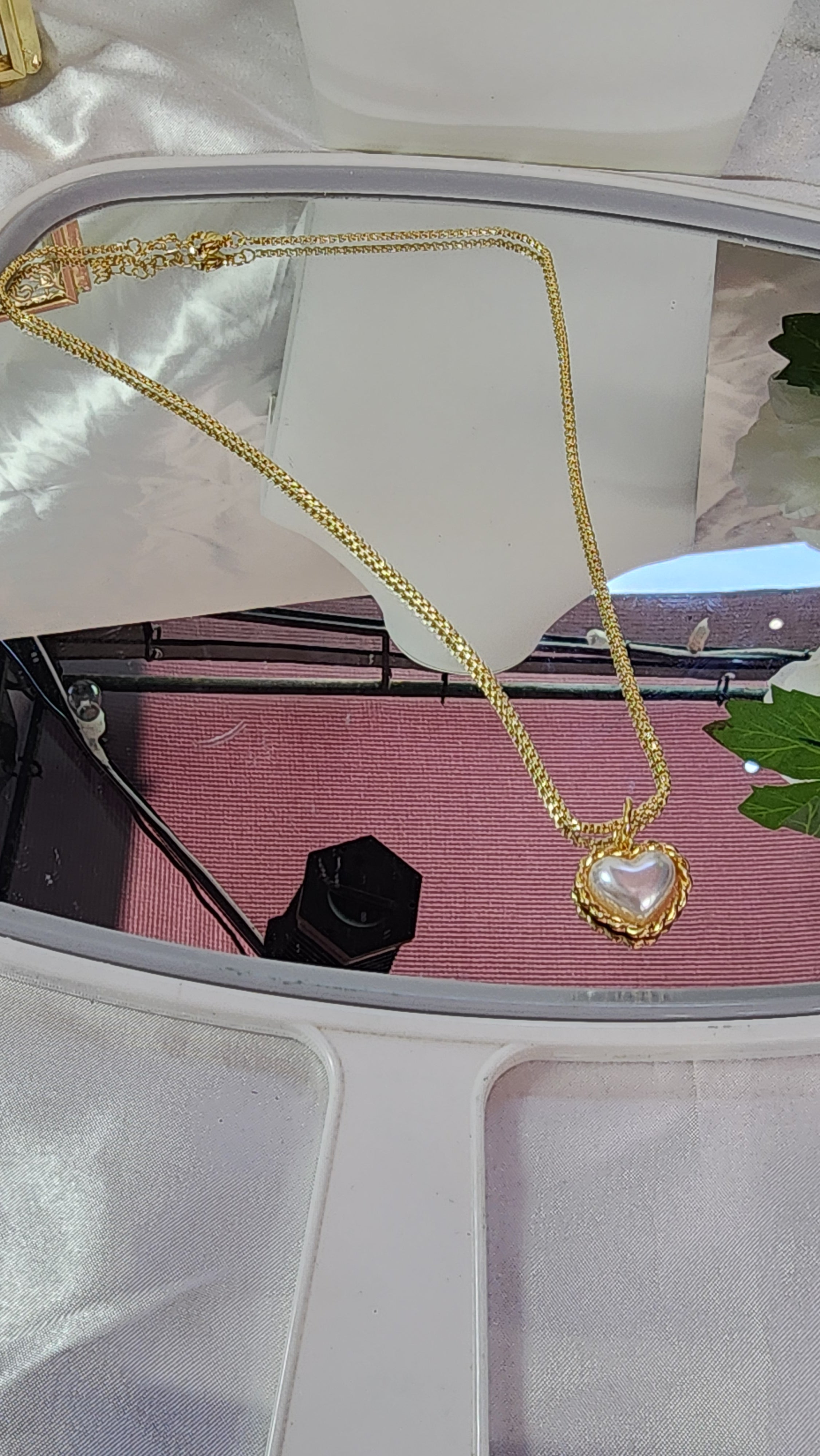 💮White heart choker necklace.📿