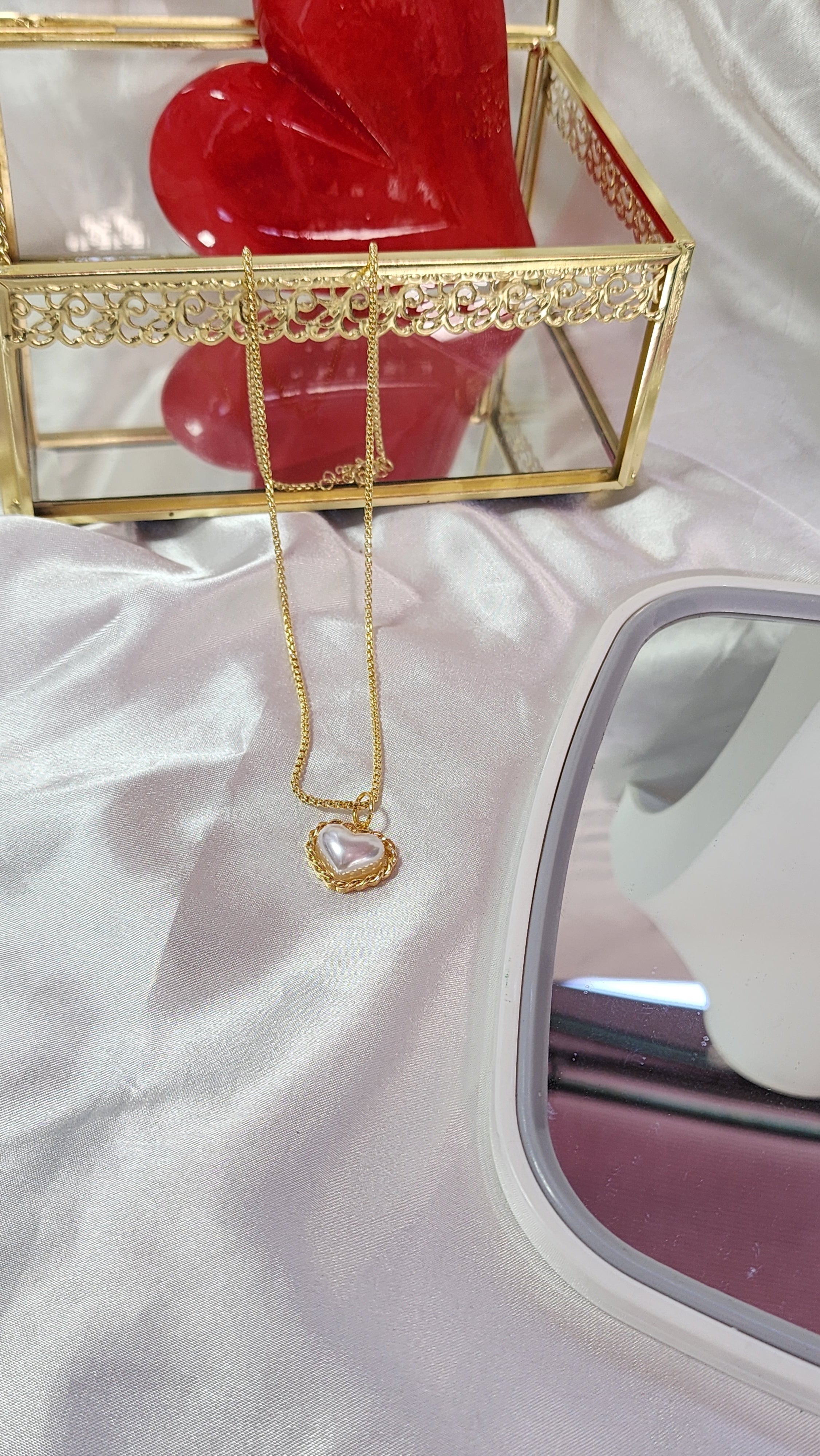 💮White heart choker necklace.📿
