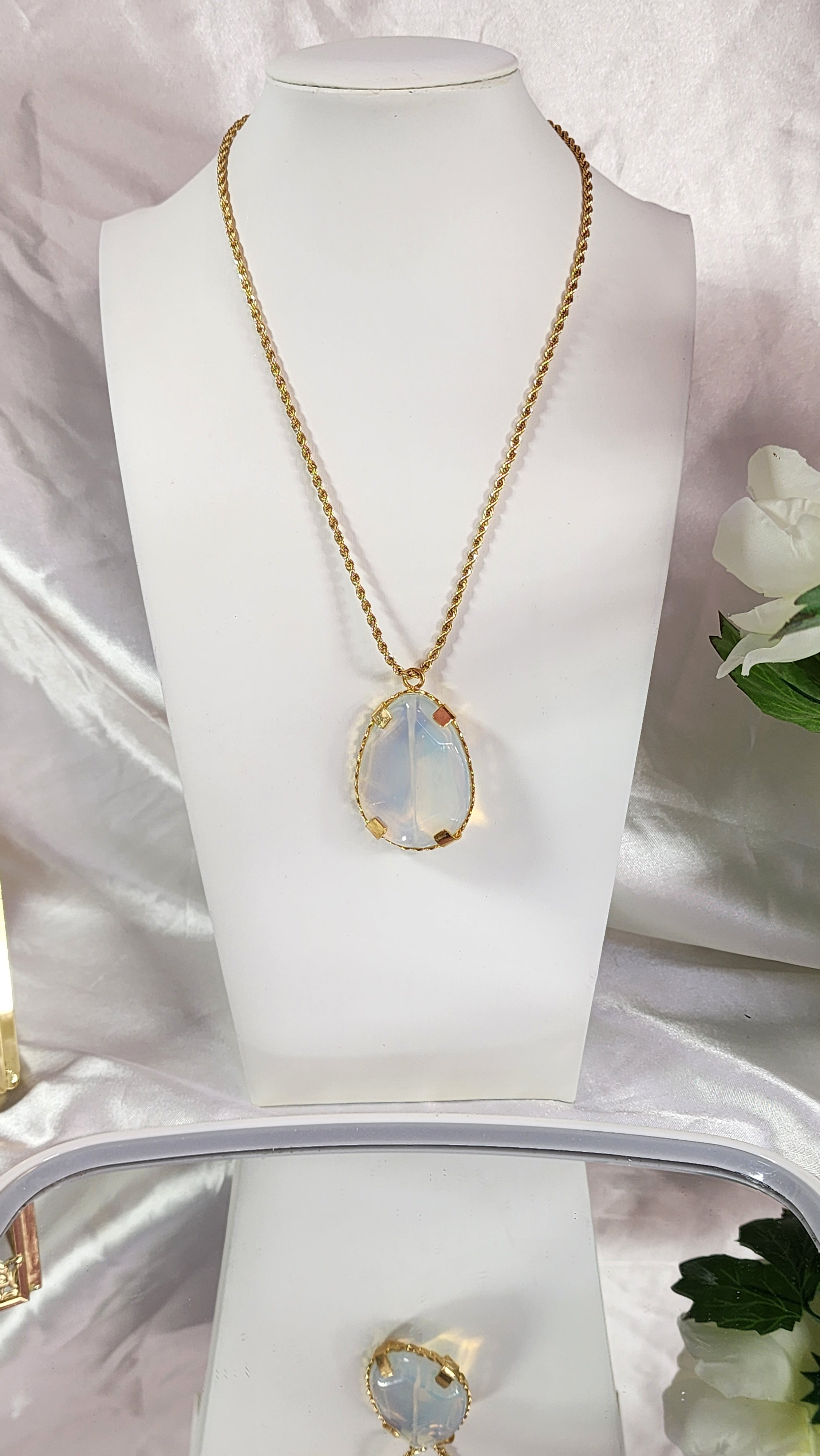 💮Rainbow moonstone necklace. Teardrop pendant.📿