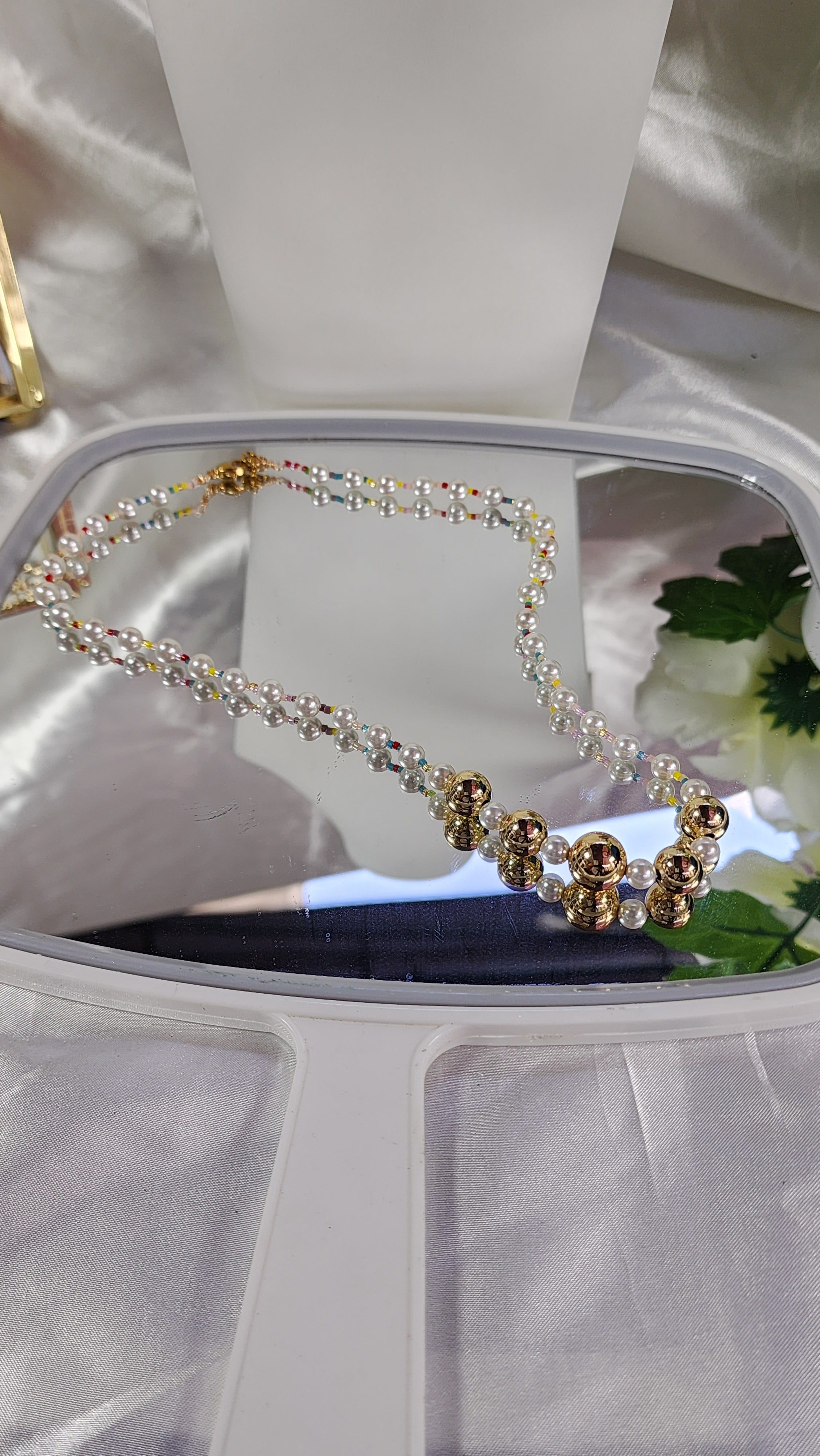💮White and gold pearl necklace.📿