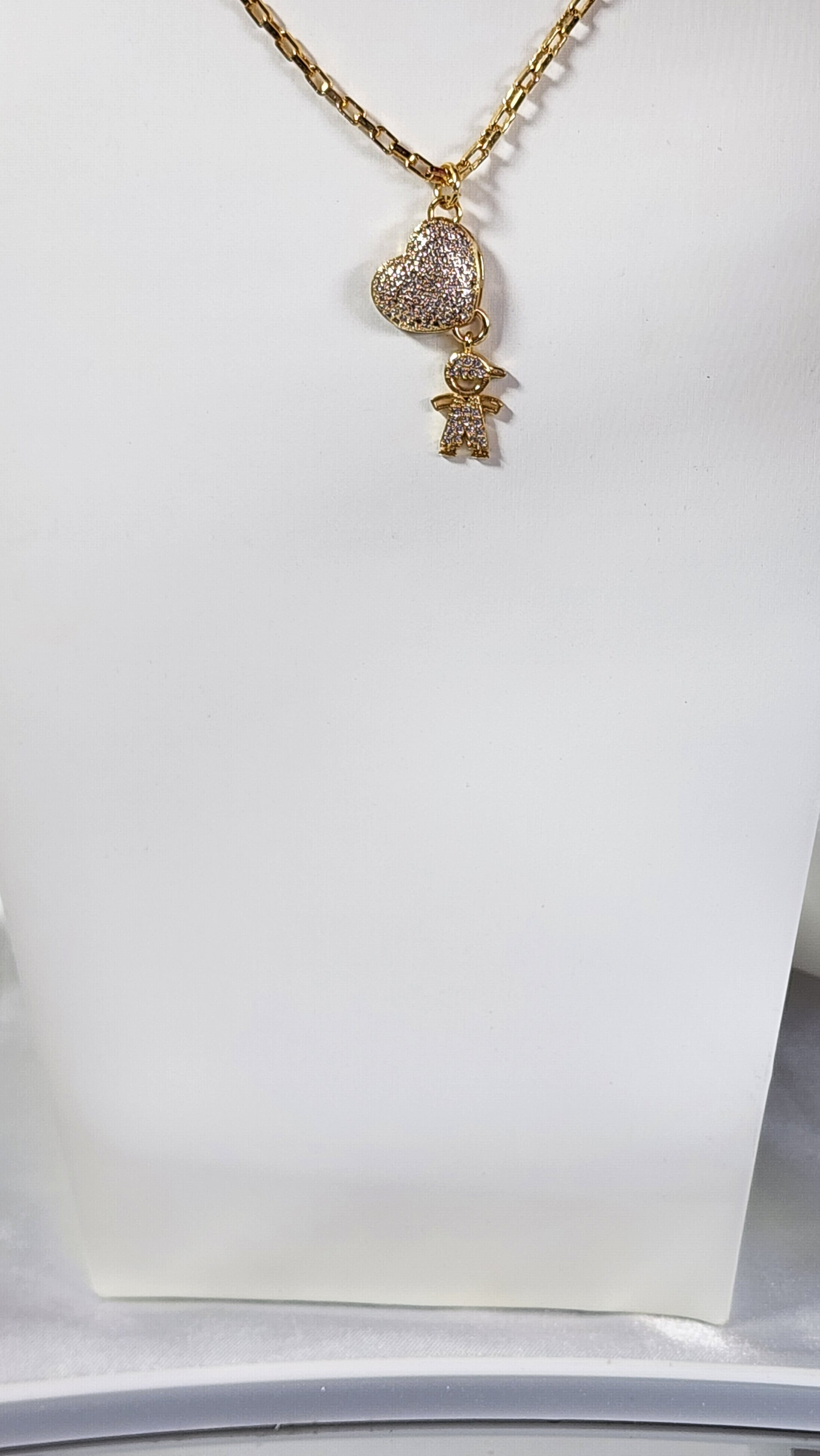 💮Gold-plated Heart and Child Necklace.📿