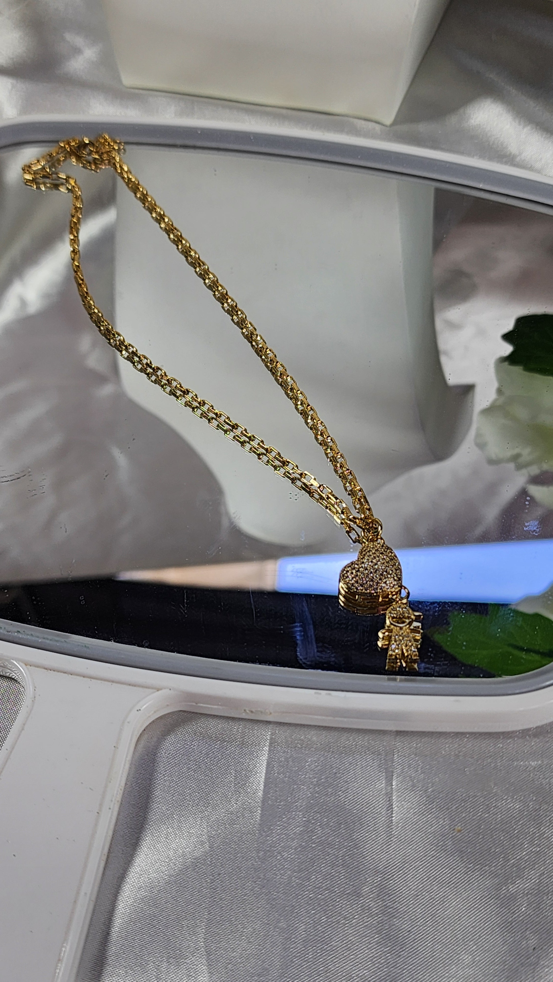 💮Gold-plated Heart and Child Necklace.📿