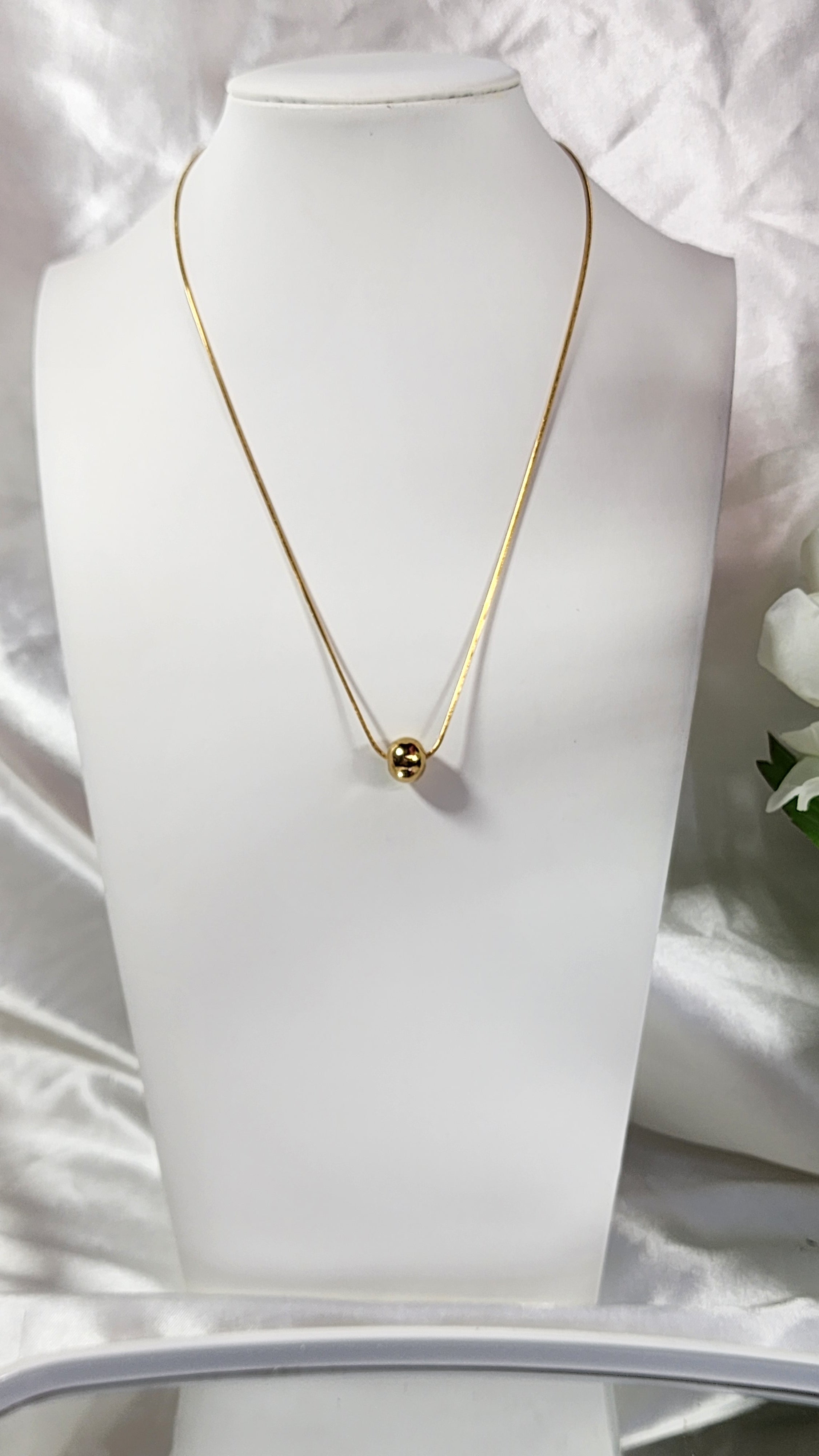 💮Gold-plated ball pendant choker.📿