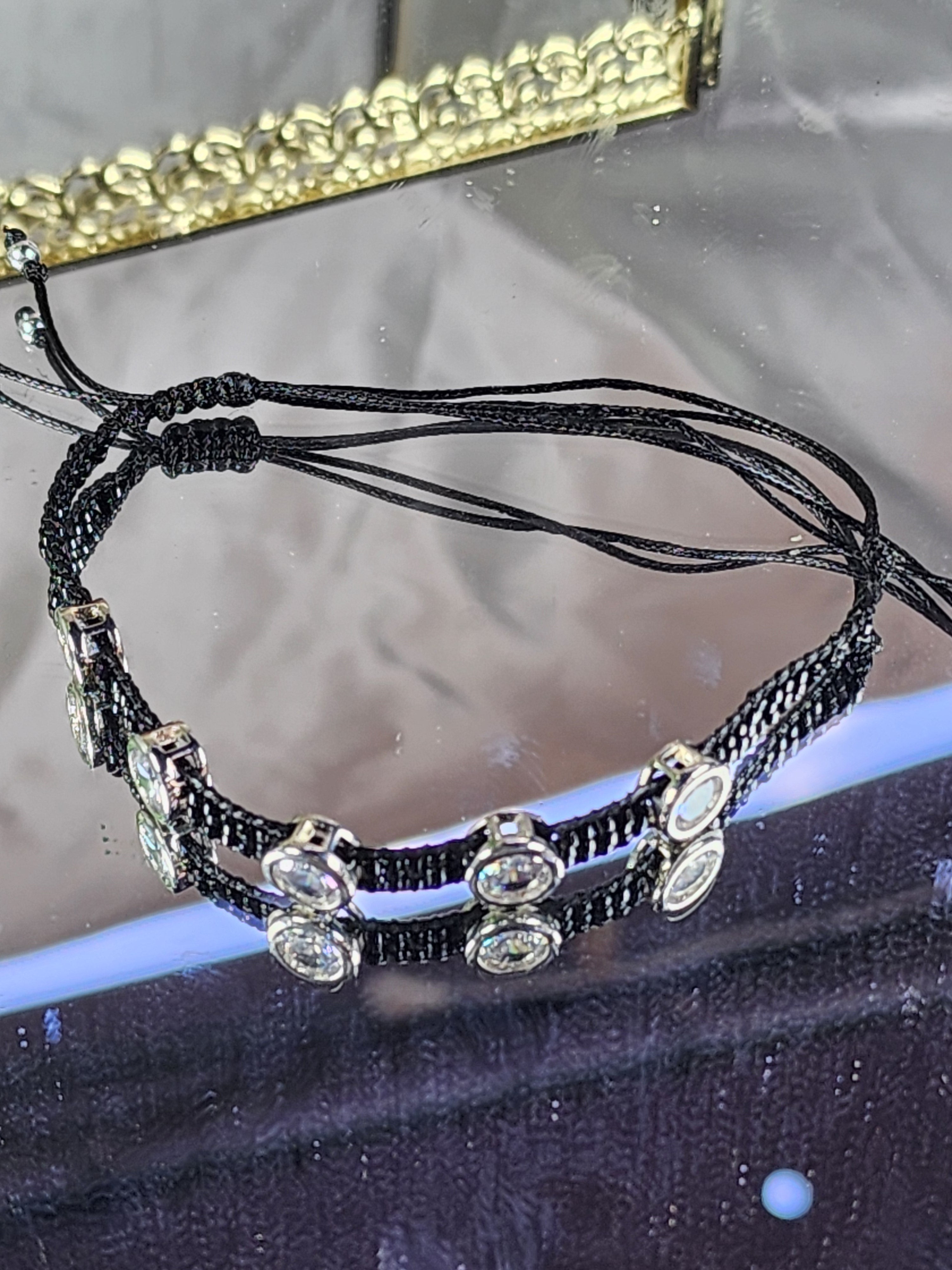 💮Beautiful handmade bracelet with five sparkling stones.📿