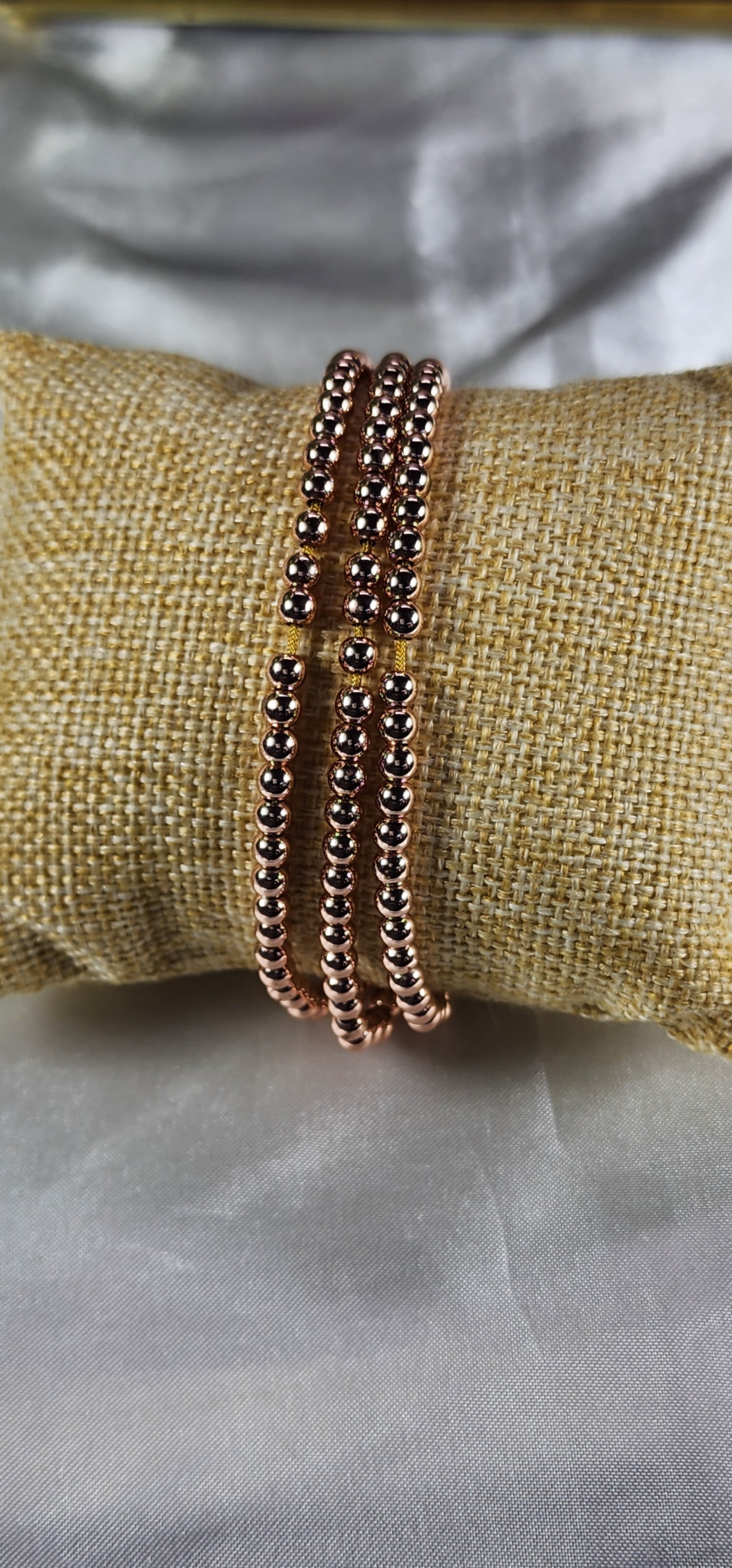 💮Pink and colorful metal bead bracelets.📿