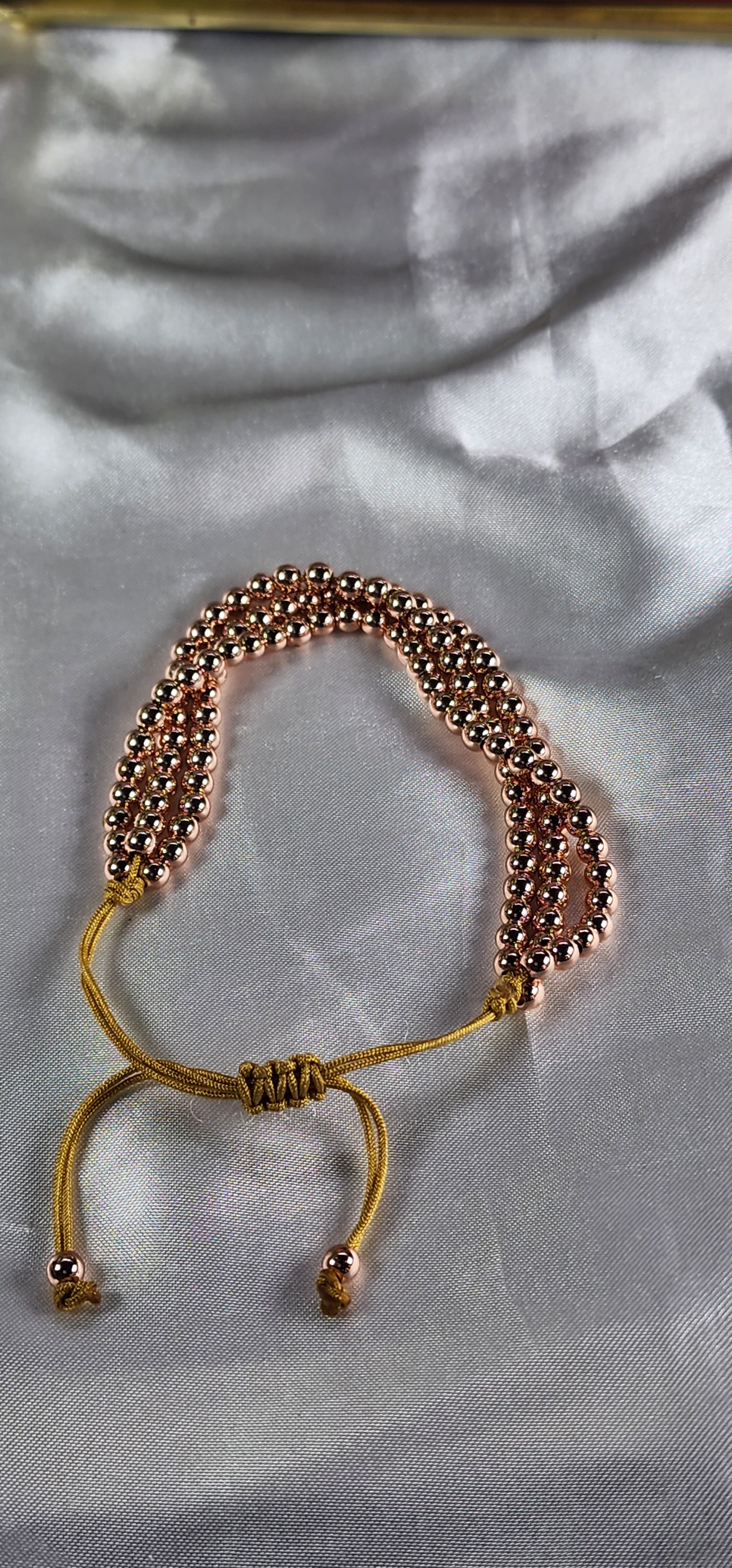 💮Pink and colorful metal bead bracelets.📿