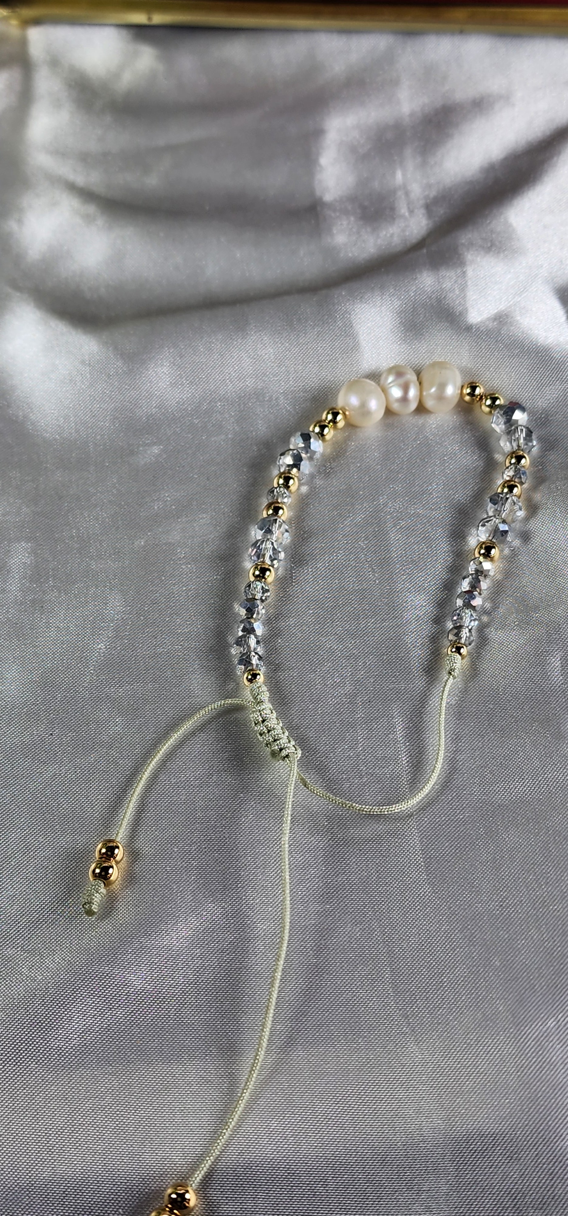 💮Elegant pearl and bead bracelet.📿