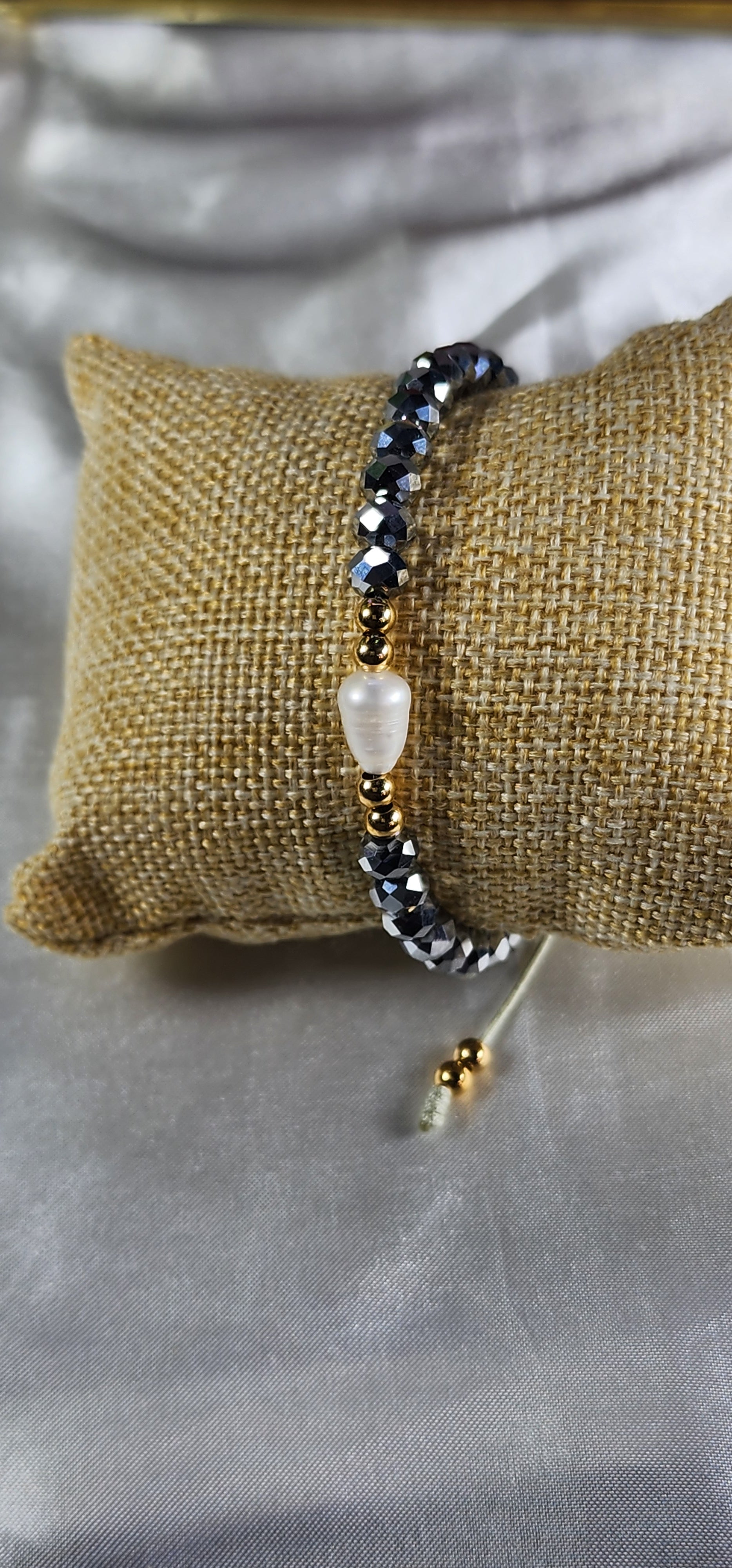 💮Elegant pearl and bead bracelet.📿