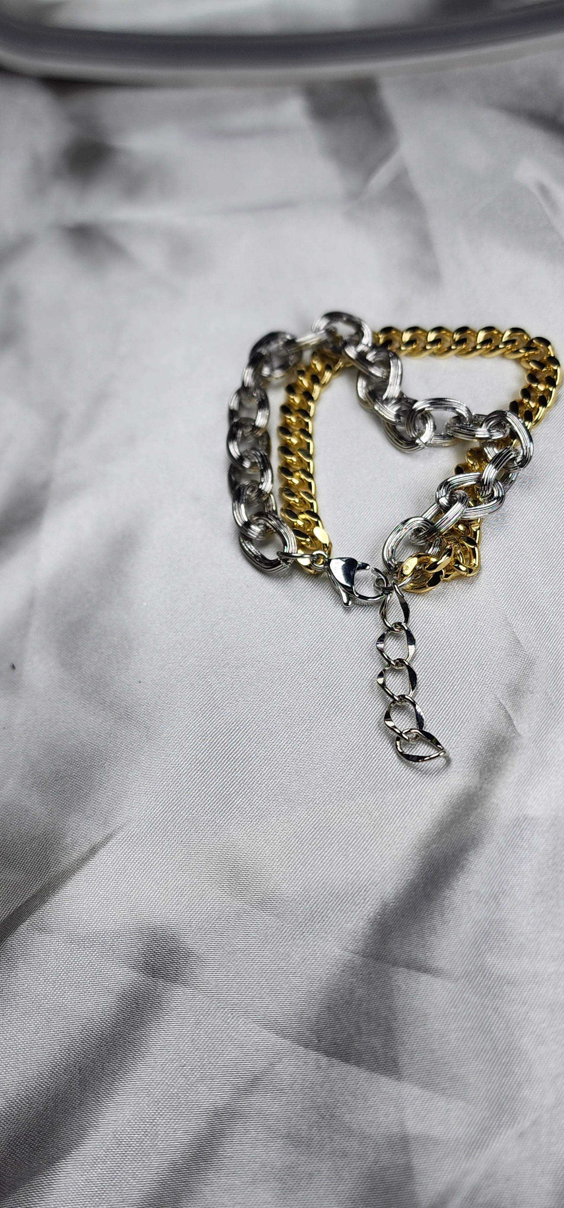 💮Beautiful double-design gold and silver bracelet.📿