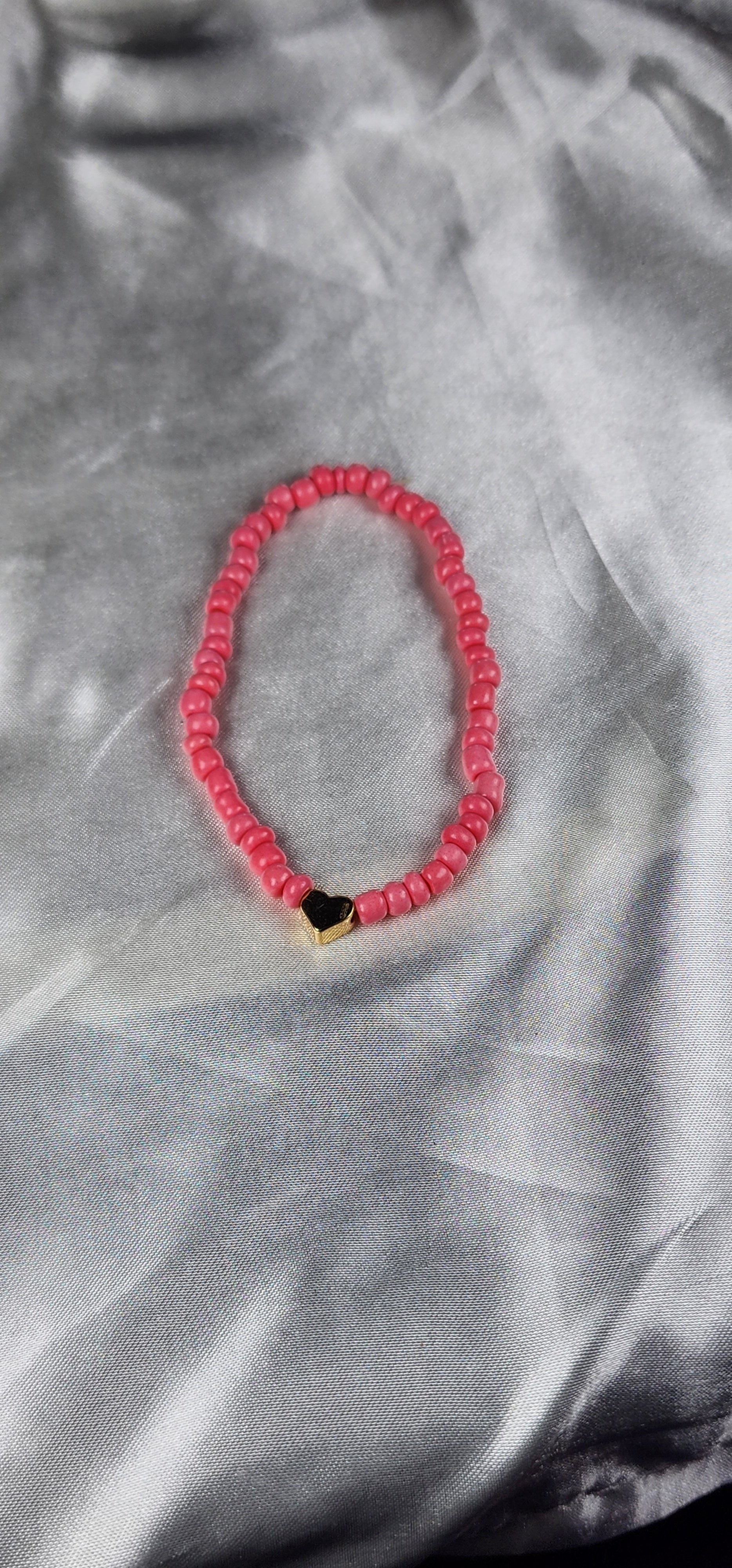 💮Stretch bracelets with pink pearl beads and gold detailing.📿