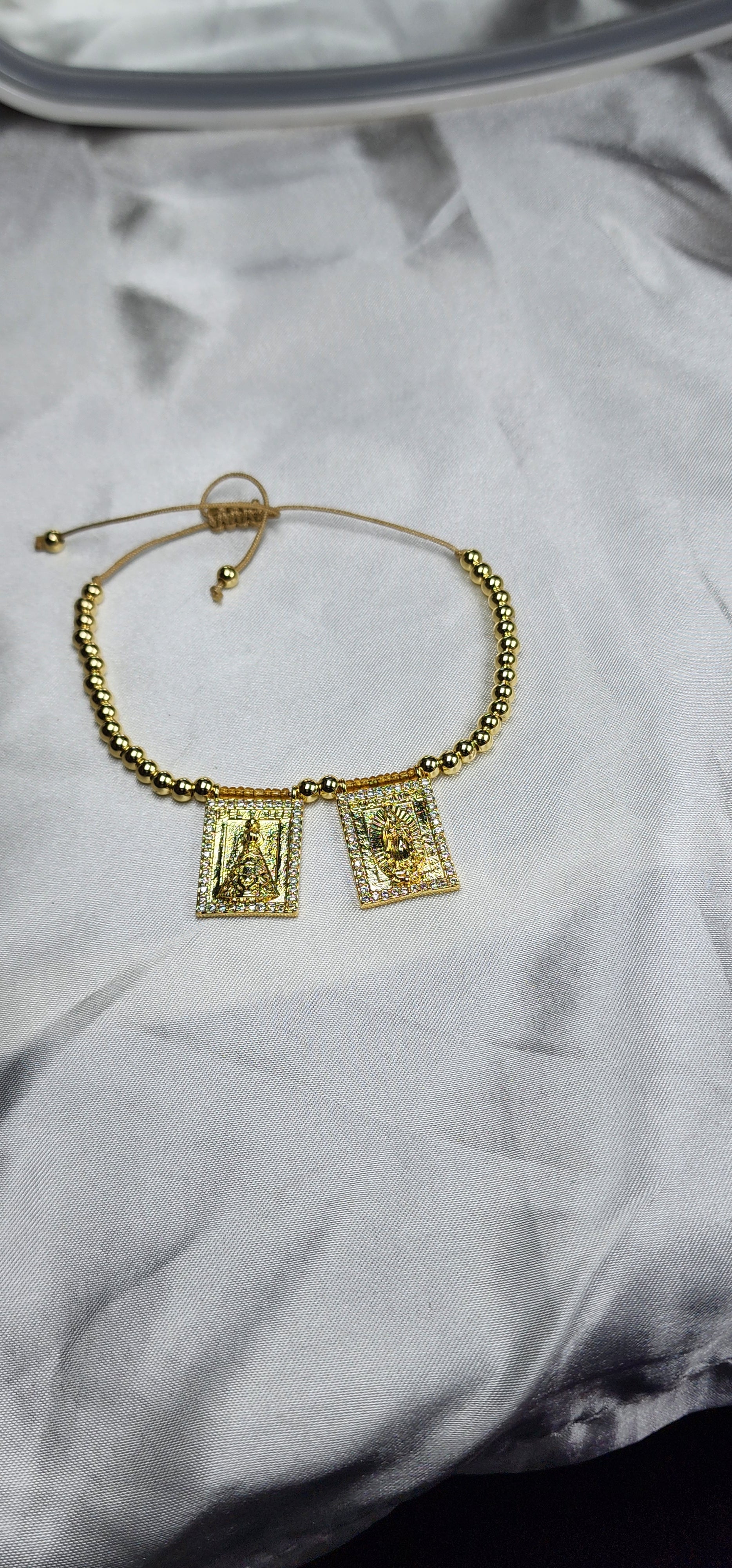 💮Gold-tone nylon beaded bracelet set.📿