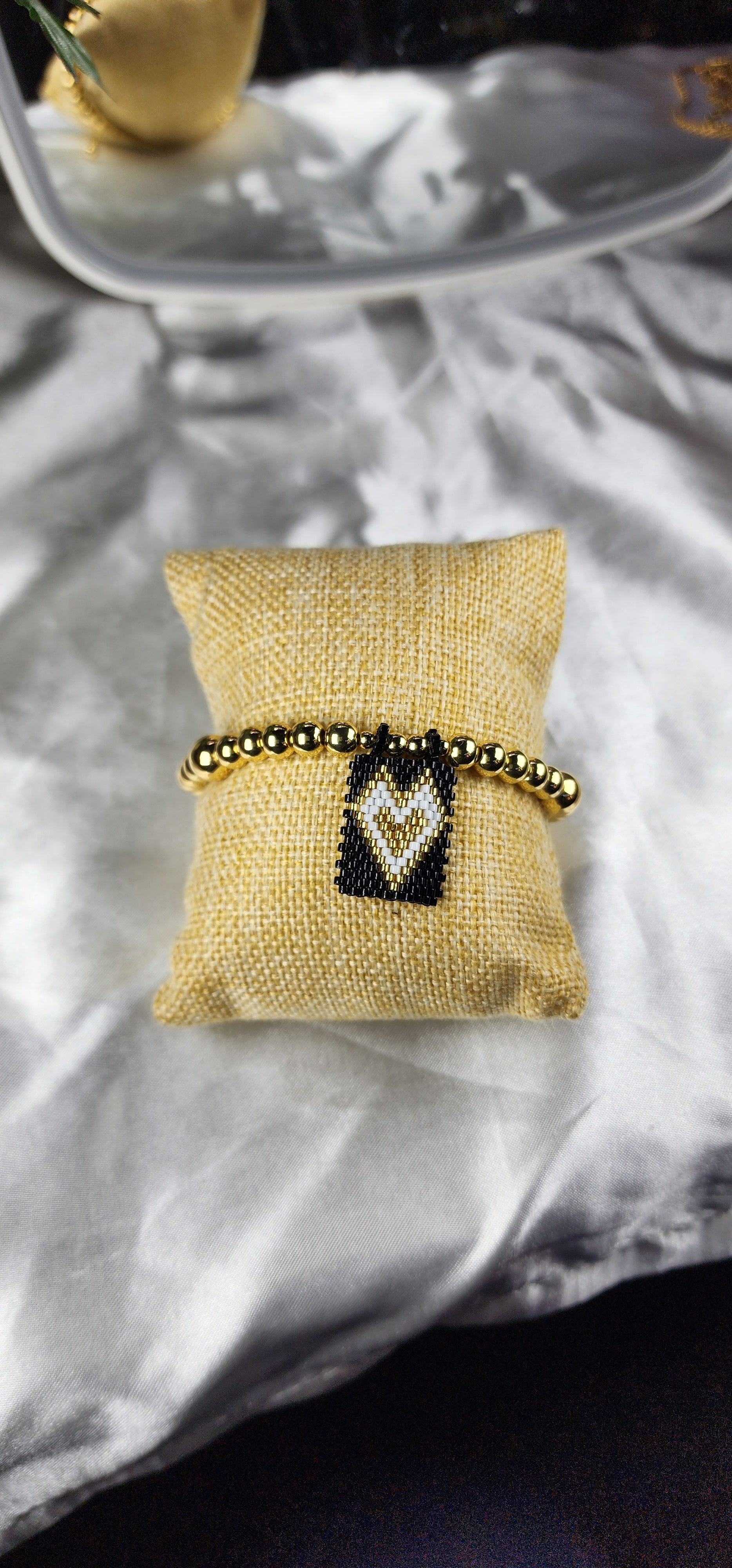 💮Gold-tone nylon beaded bracelet set.📿