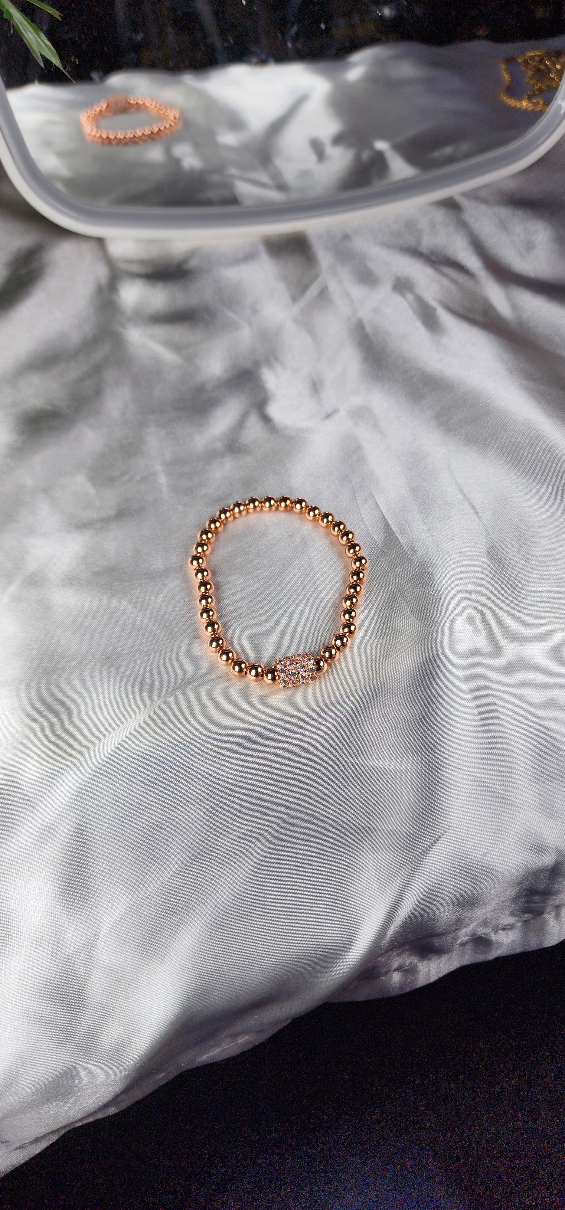💮Pink and colorful metal bead bracelets.📿