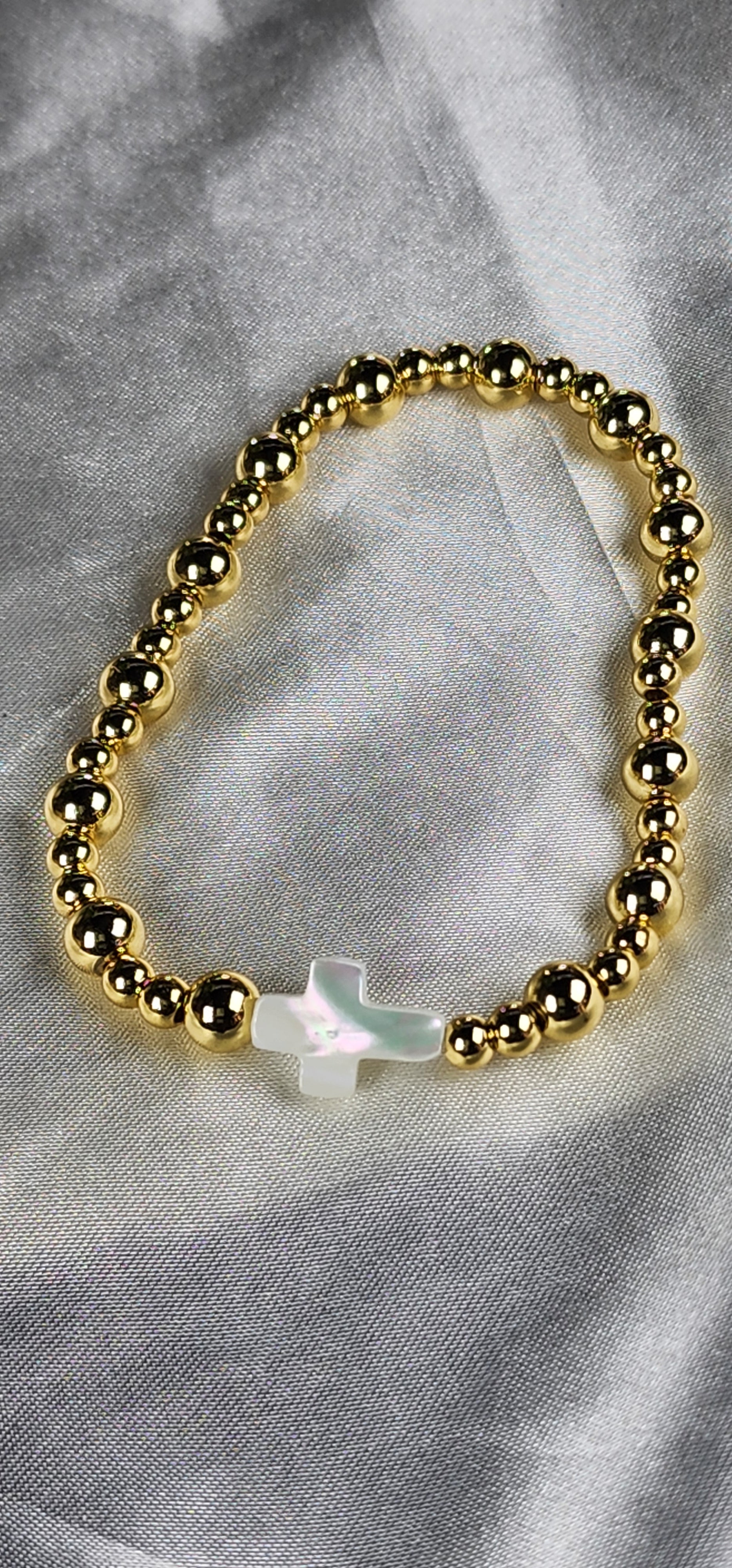 💮Set of elastic gold-colored beaded bracelets.📿