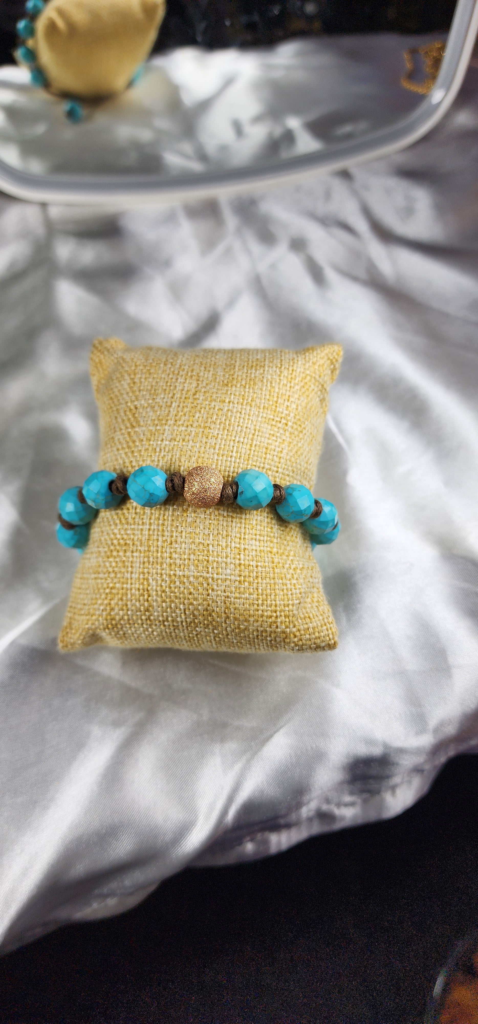 💮Beautiful handmade bracelet with light blue beads.📿