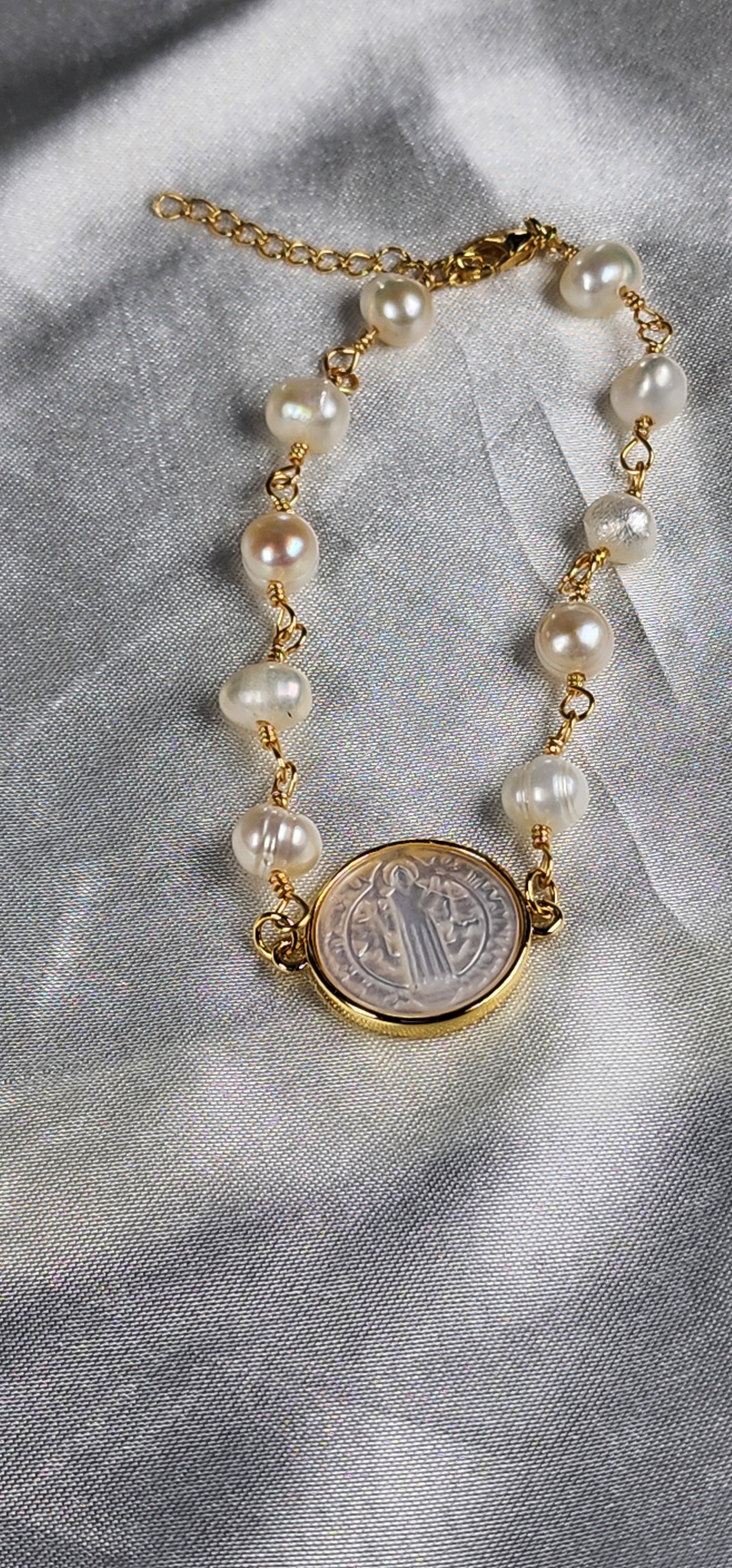 💮Saint Benedict Religious Bracelet with Freshwater Pearls📿