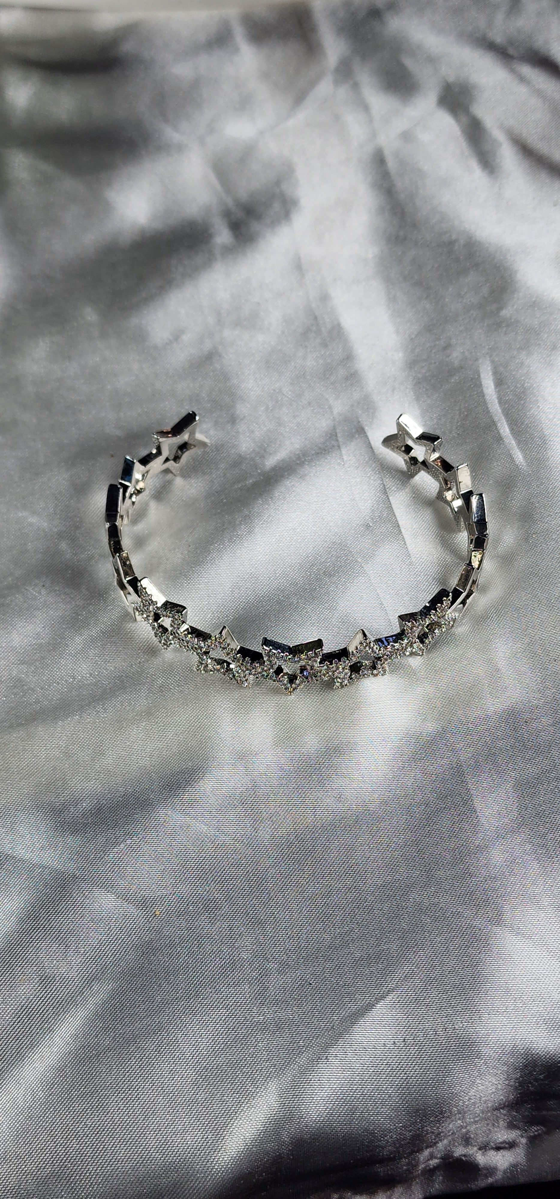 💮Silver-tone star bracelet.📿