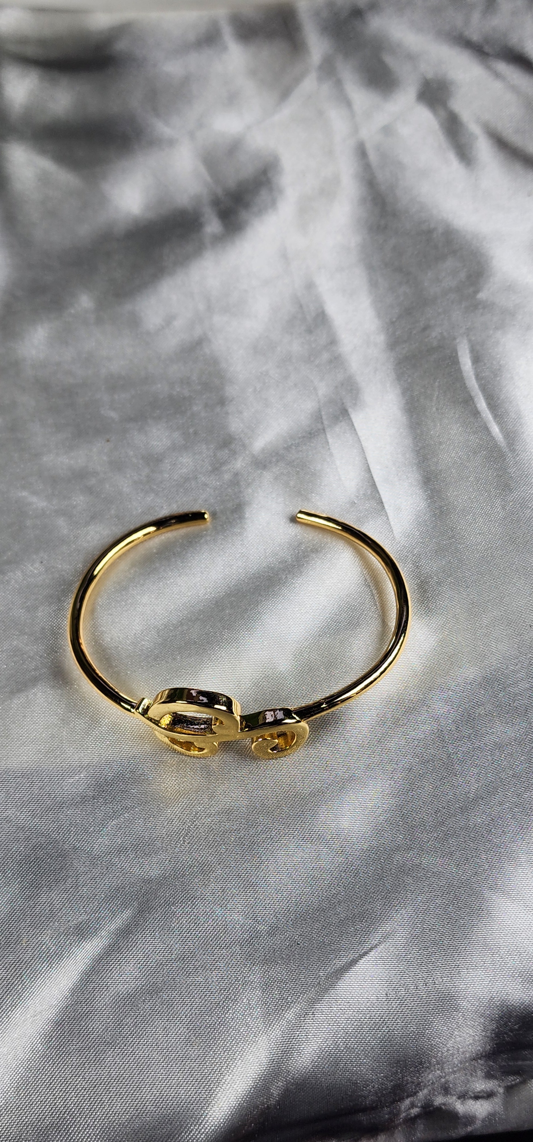 💮Adjustable letter bracelets, two-tone, rose or gold.📿