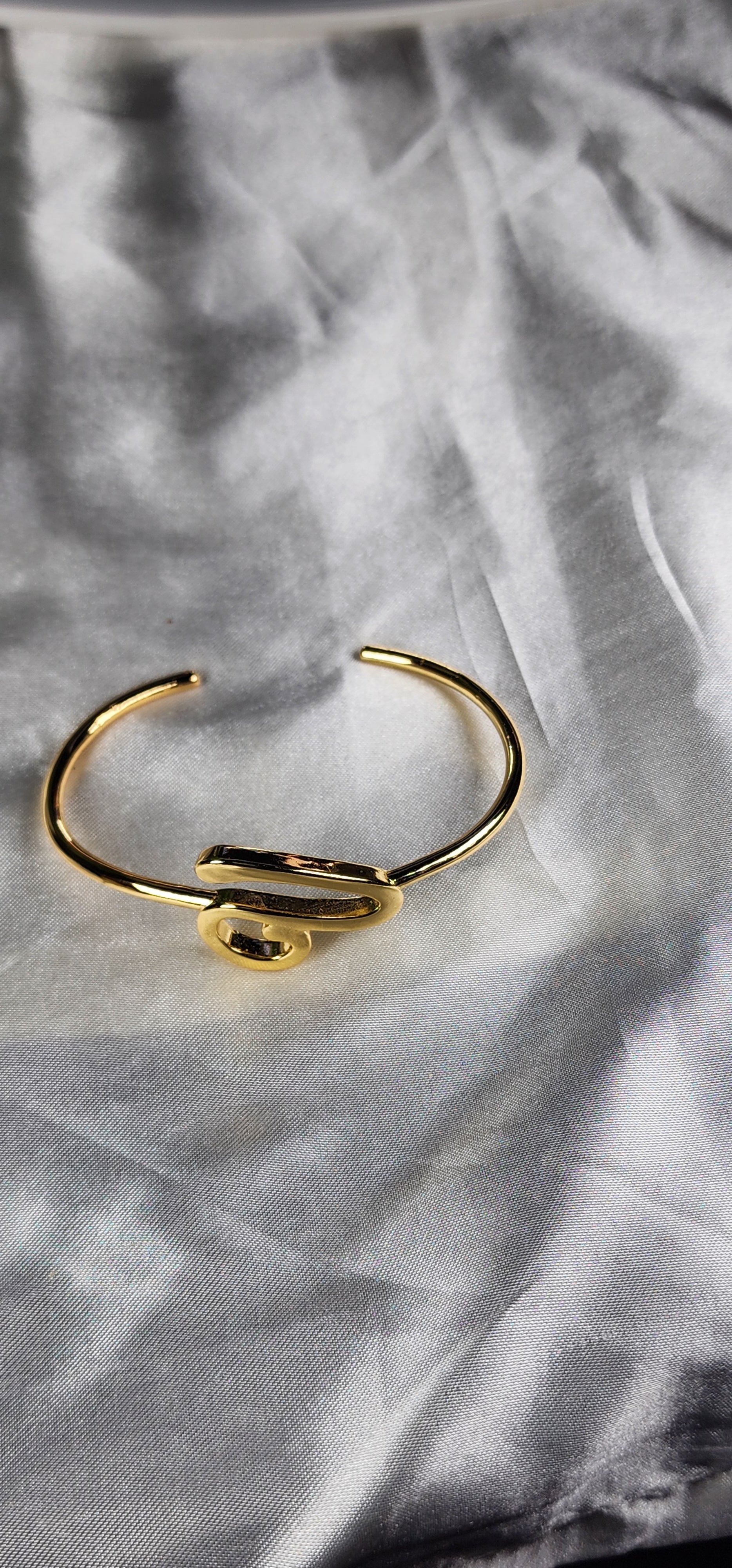 💮Adjustable letter bracelets, two-tone, rose or gold.📿