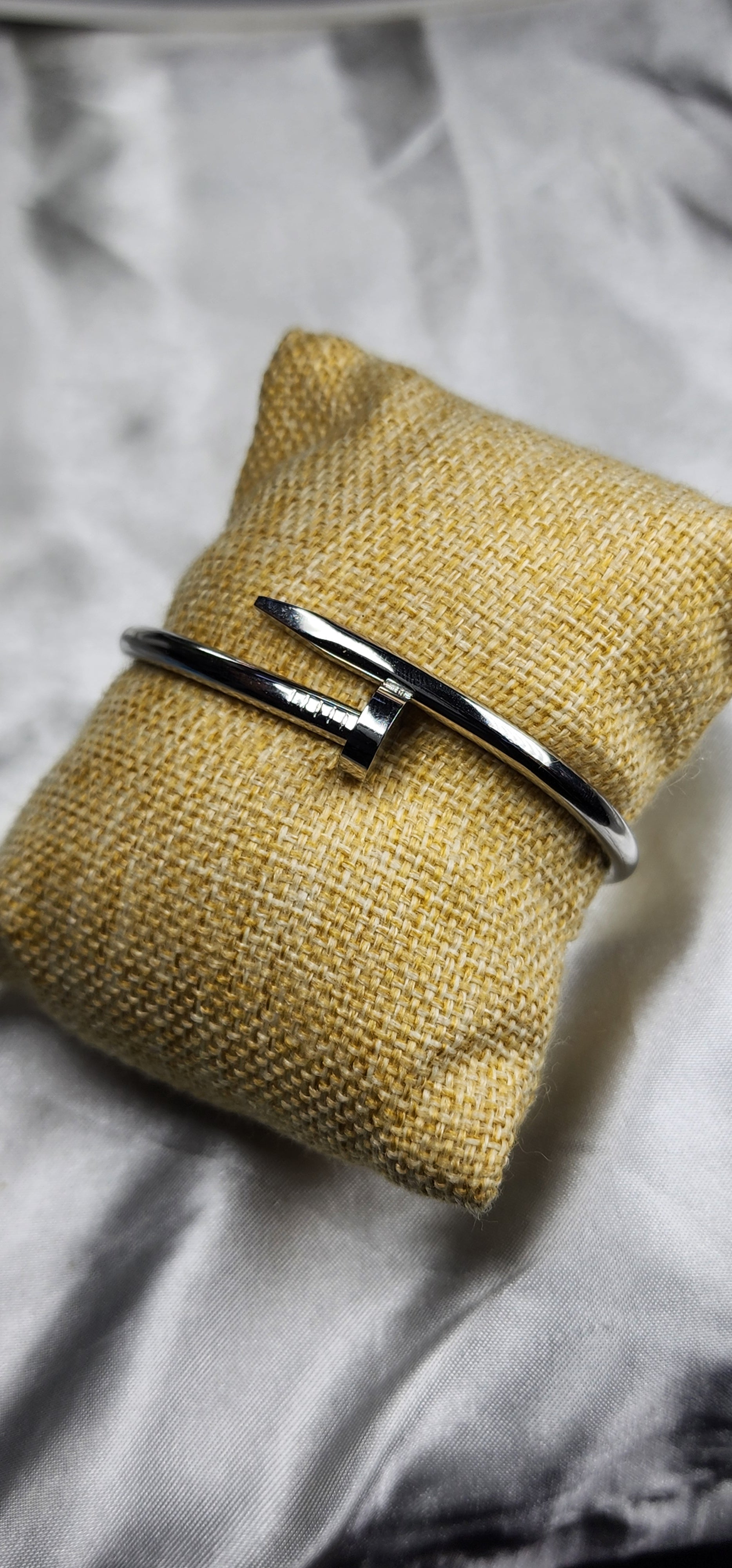 💮Cartier Nailhead Bracelet.📿