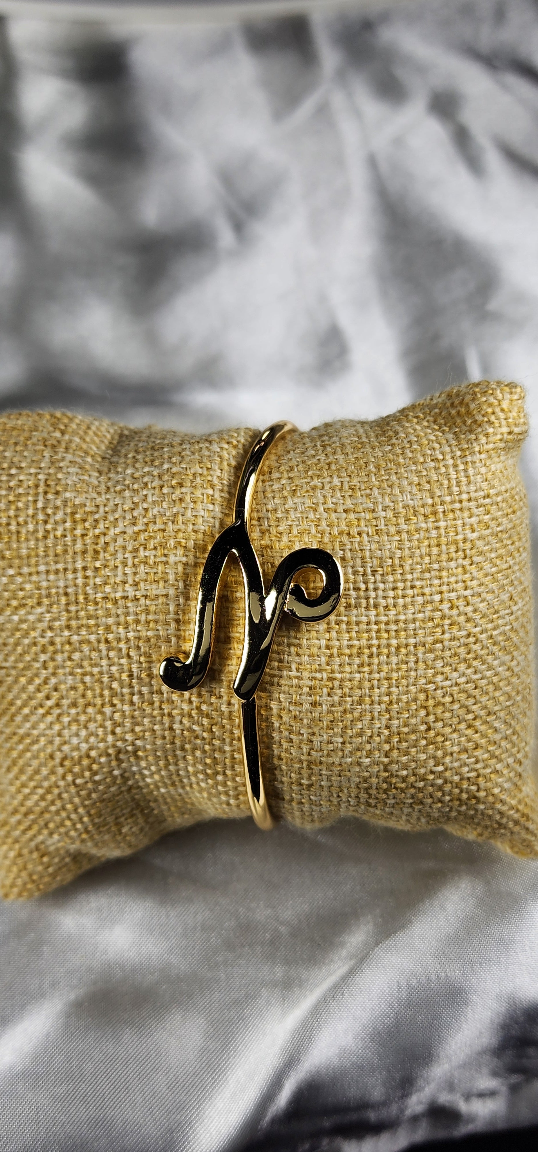 💮Adjustable letter bracelets, two-tone, rose or gold.📿