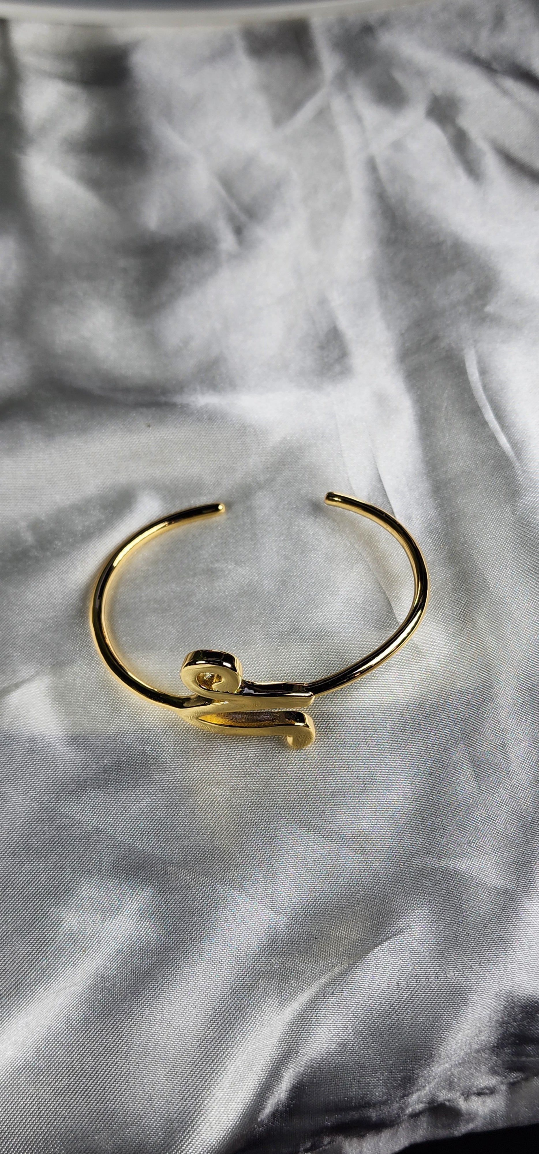 💮Adjustable letter bracelets, two-tone, rose or gold.📿