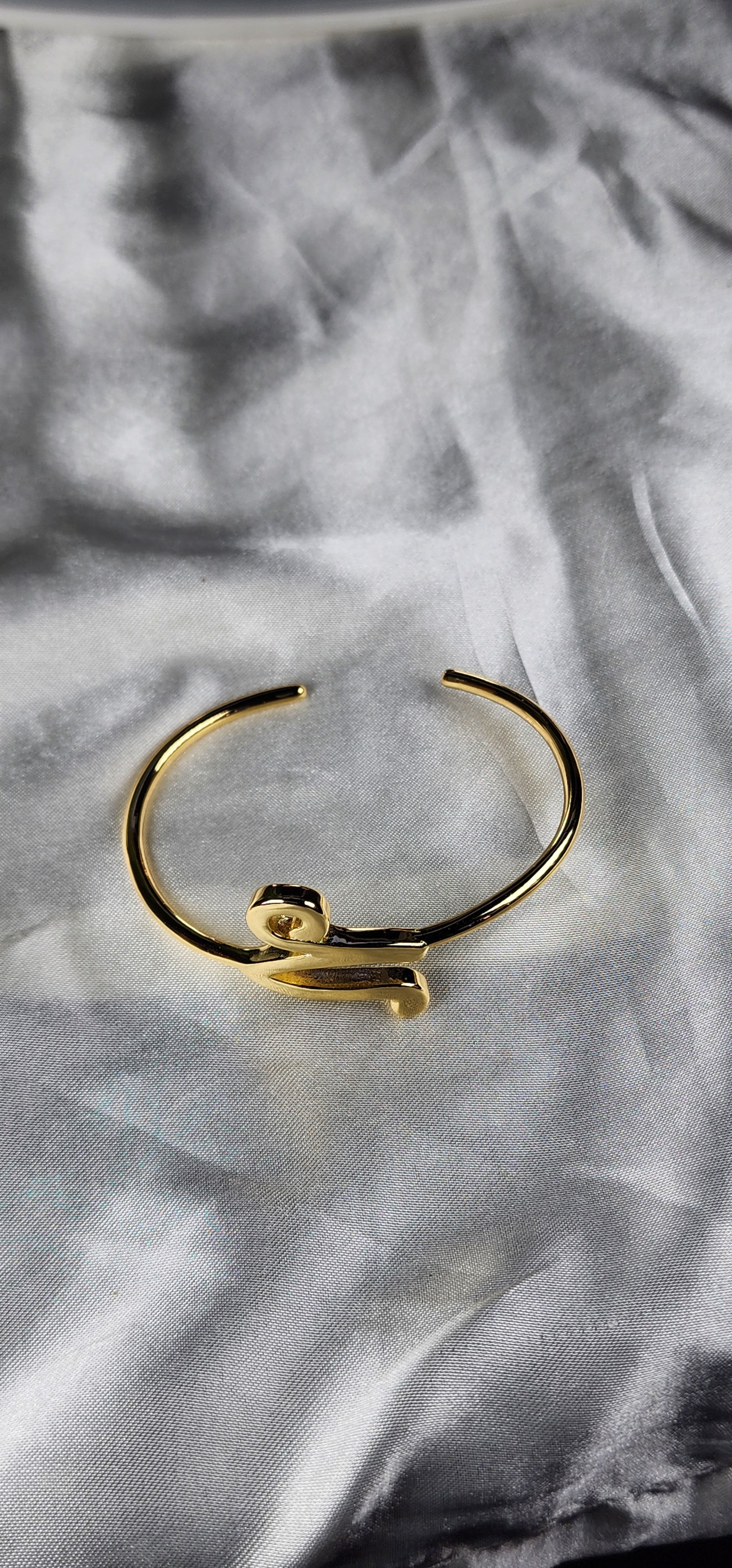 💮Adjustable letter bracelets, two-tone, rose or gold.📿