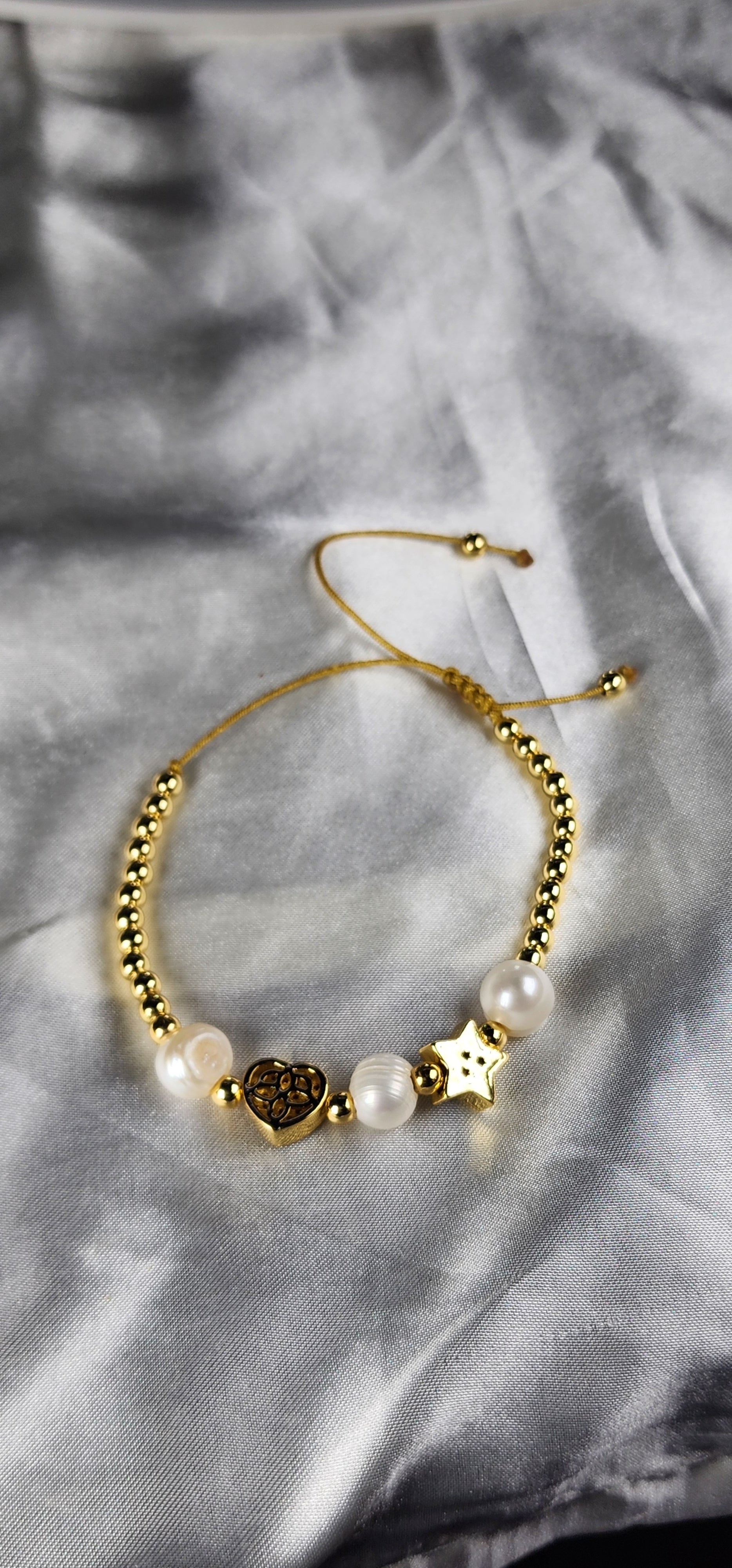 💮Gold-tone nylon beaded bracelet set.📿