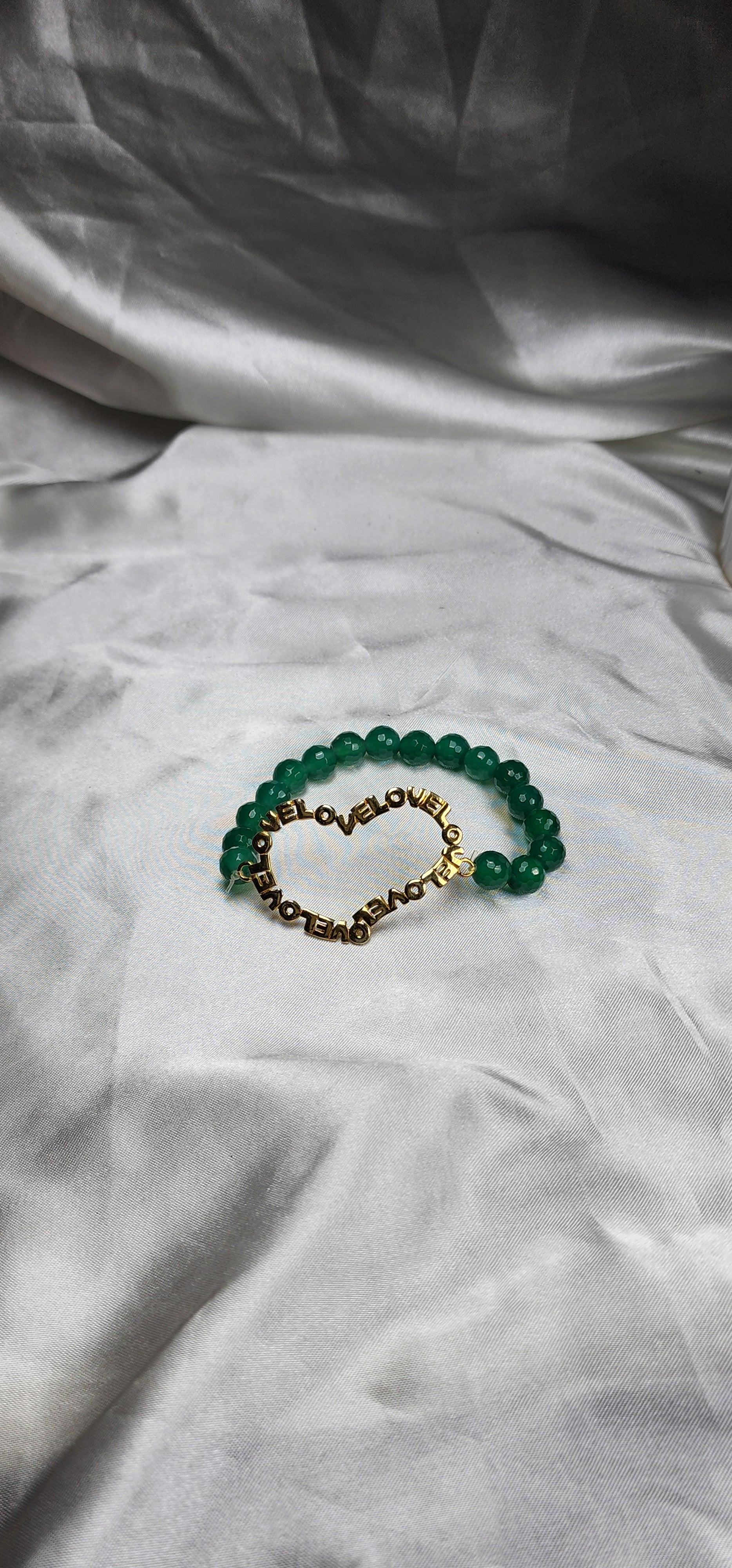 💮Beaded bracelets with a heart-shaped Love message.📿