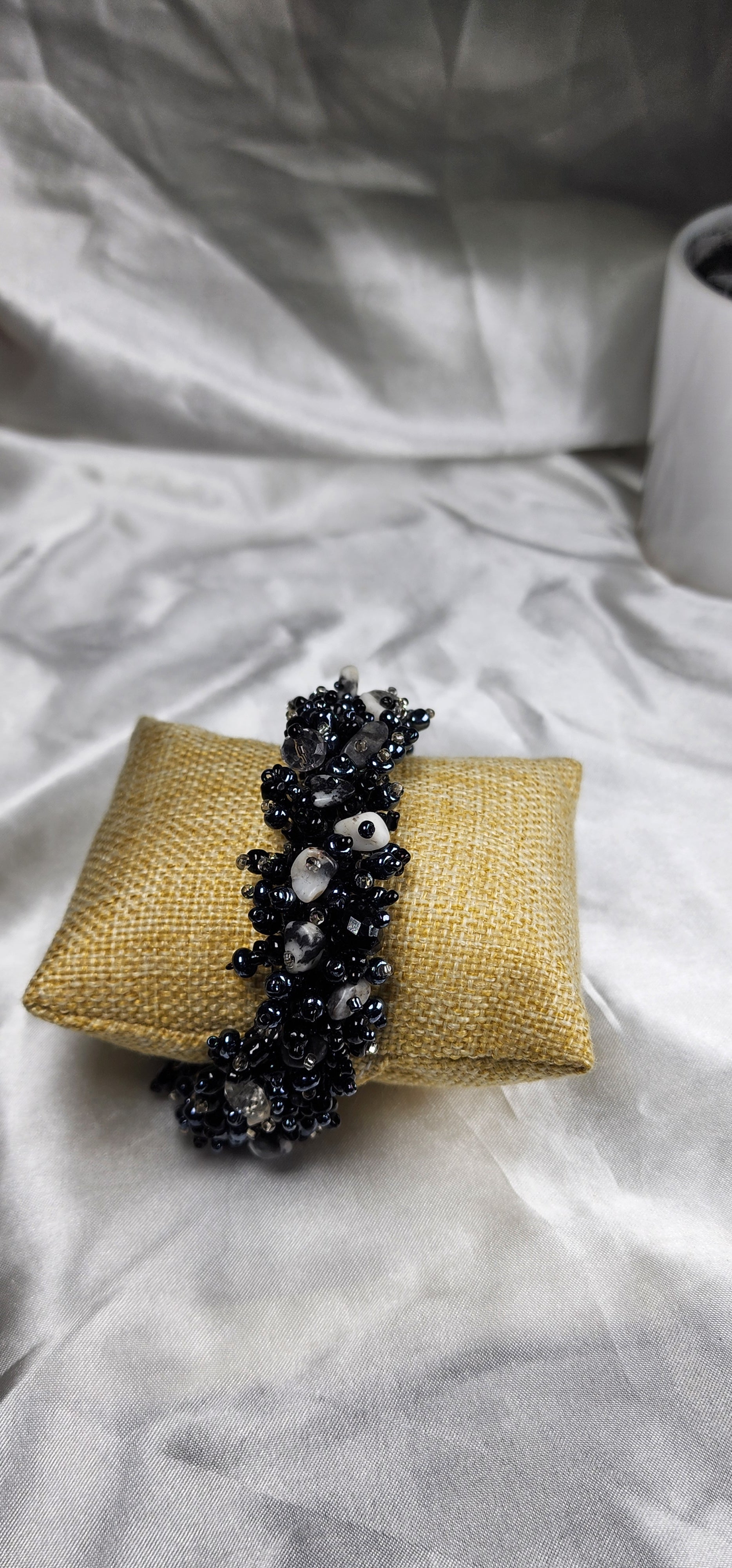 💮Elegant woven mesh beaded bracelet.📿