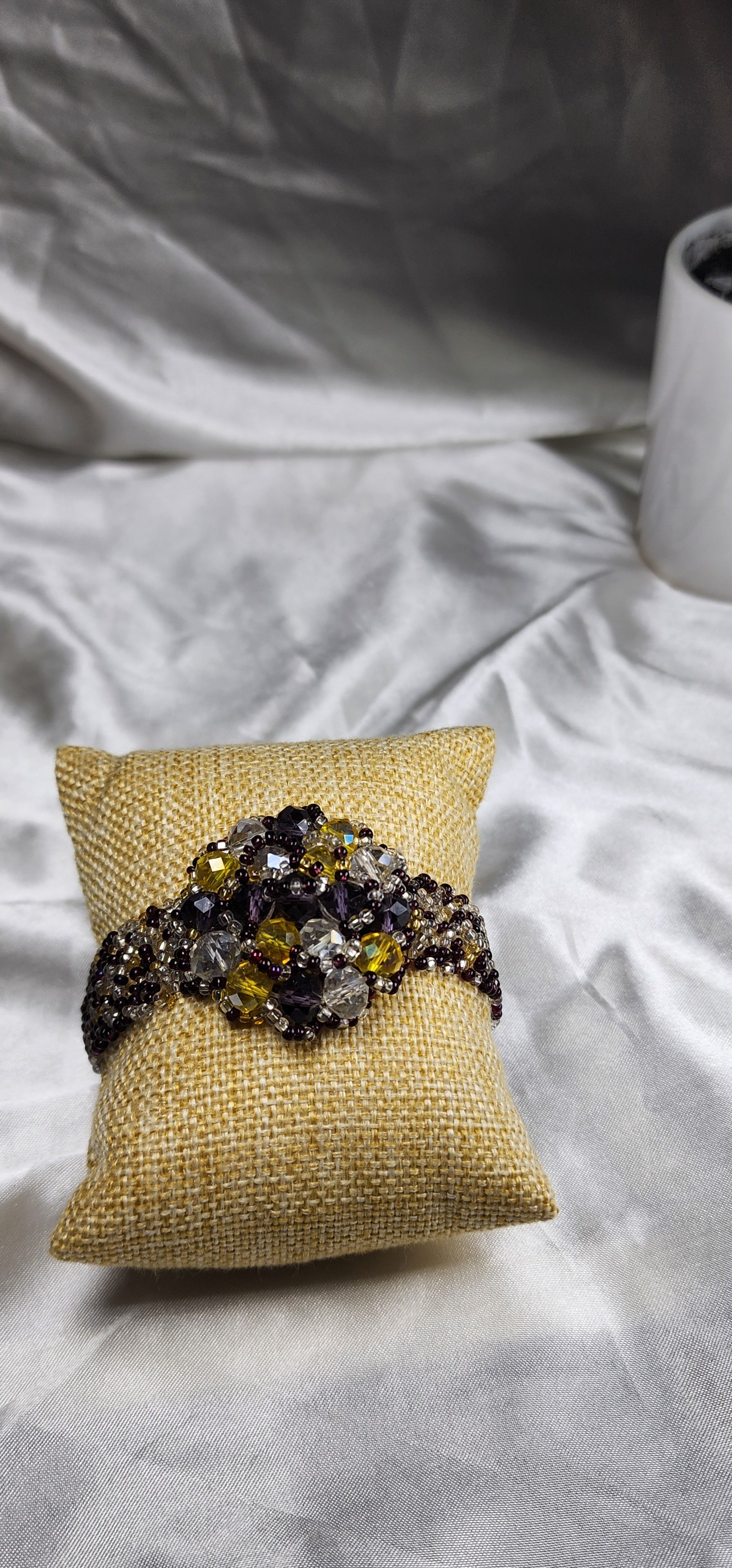 💮Elegant woven mesh beaded bracelet.📿