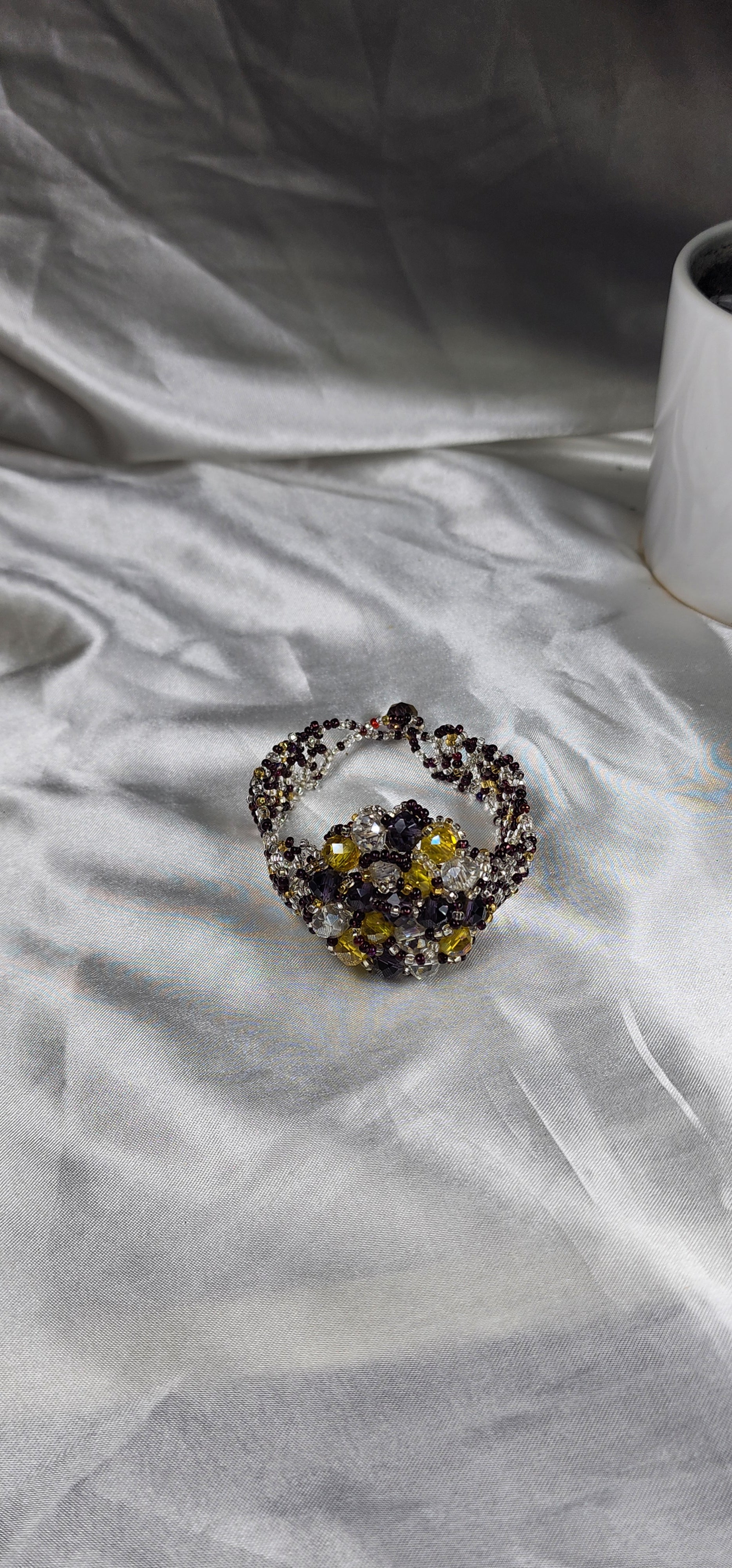💮Elegant woven mesh beaded bracelet.📿