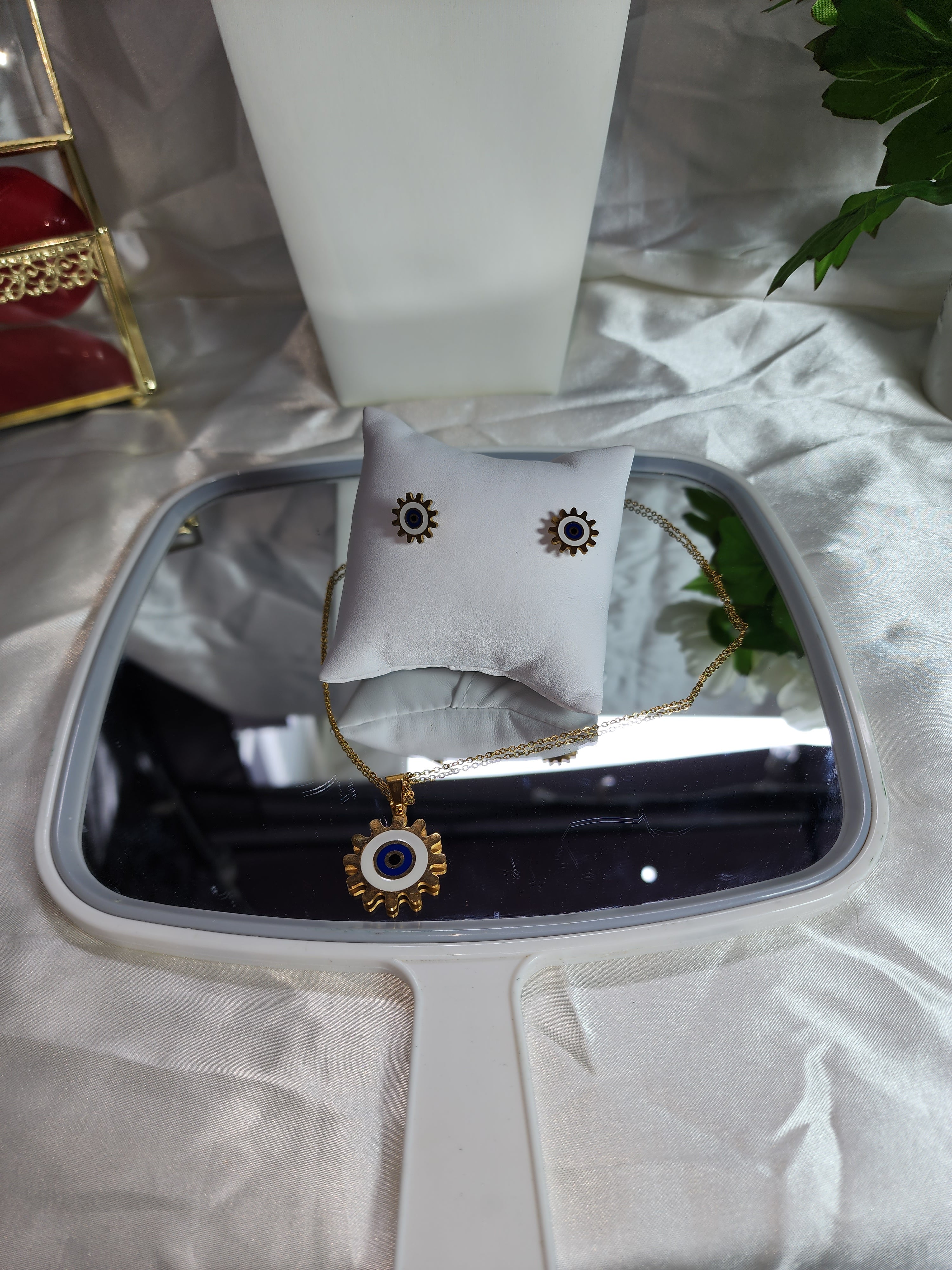💮Blue evil eye necklace and earrings.📿