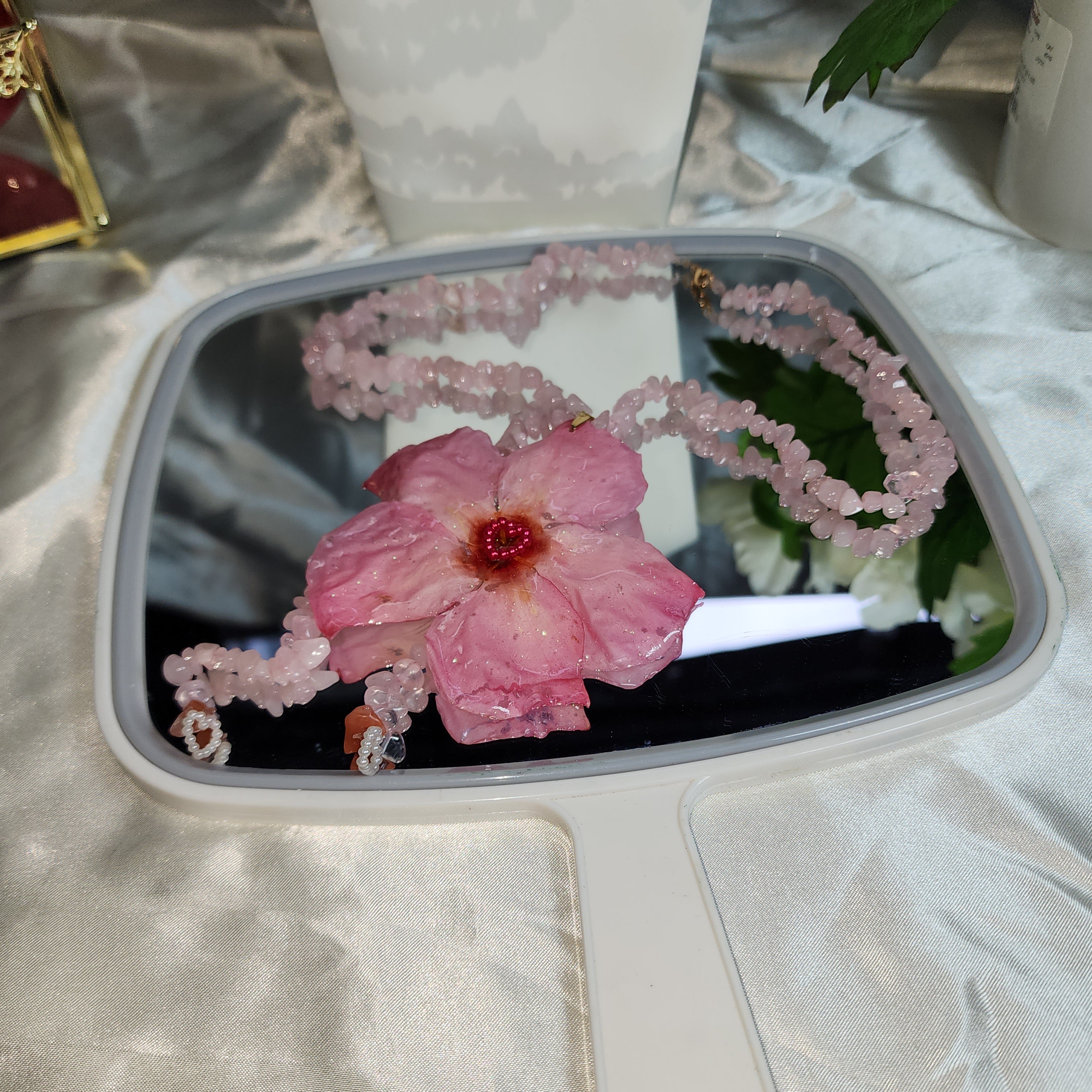 🏵️Resin necklace with real pink geranium flower, preserved in resin, botanical jewelry, floral jewelry📿💞