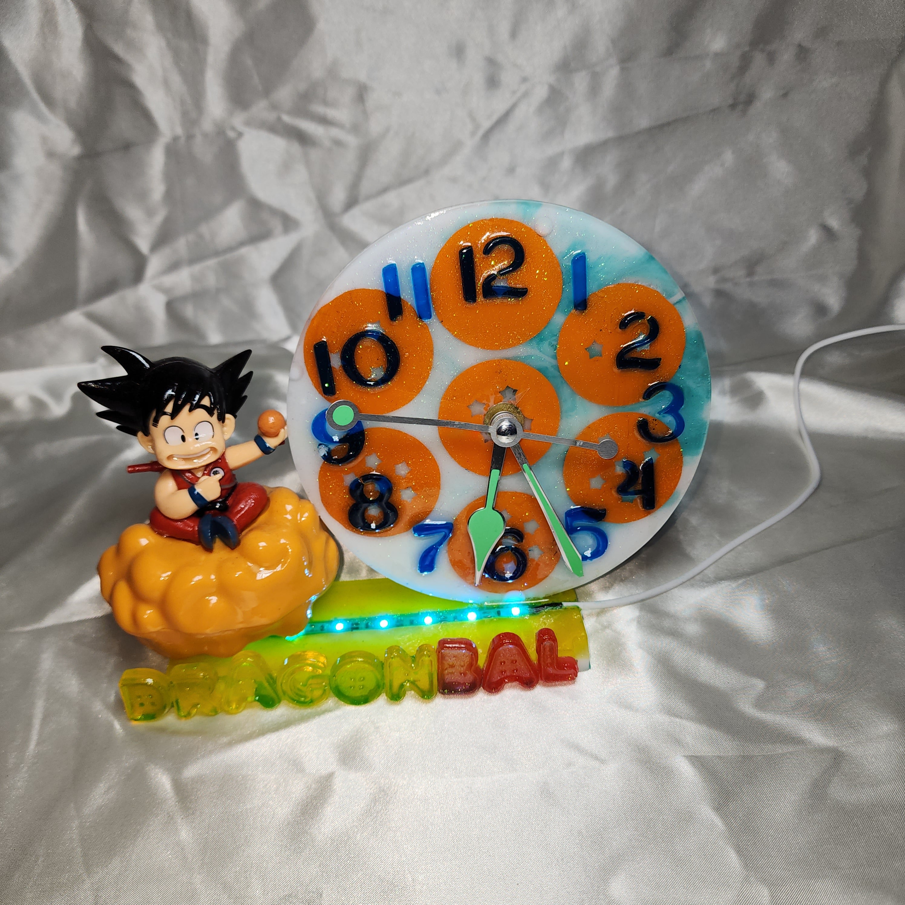 🏵️Resin clock-lamp of Goku on the flying cloud in Dragon Ball🕐☁️⭐