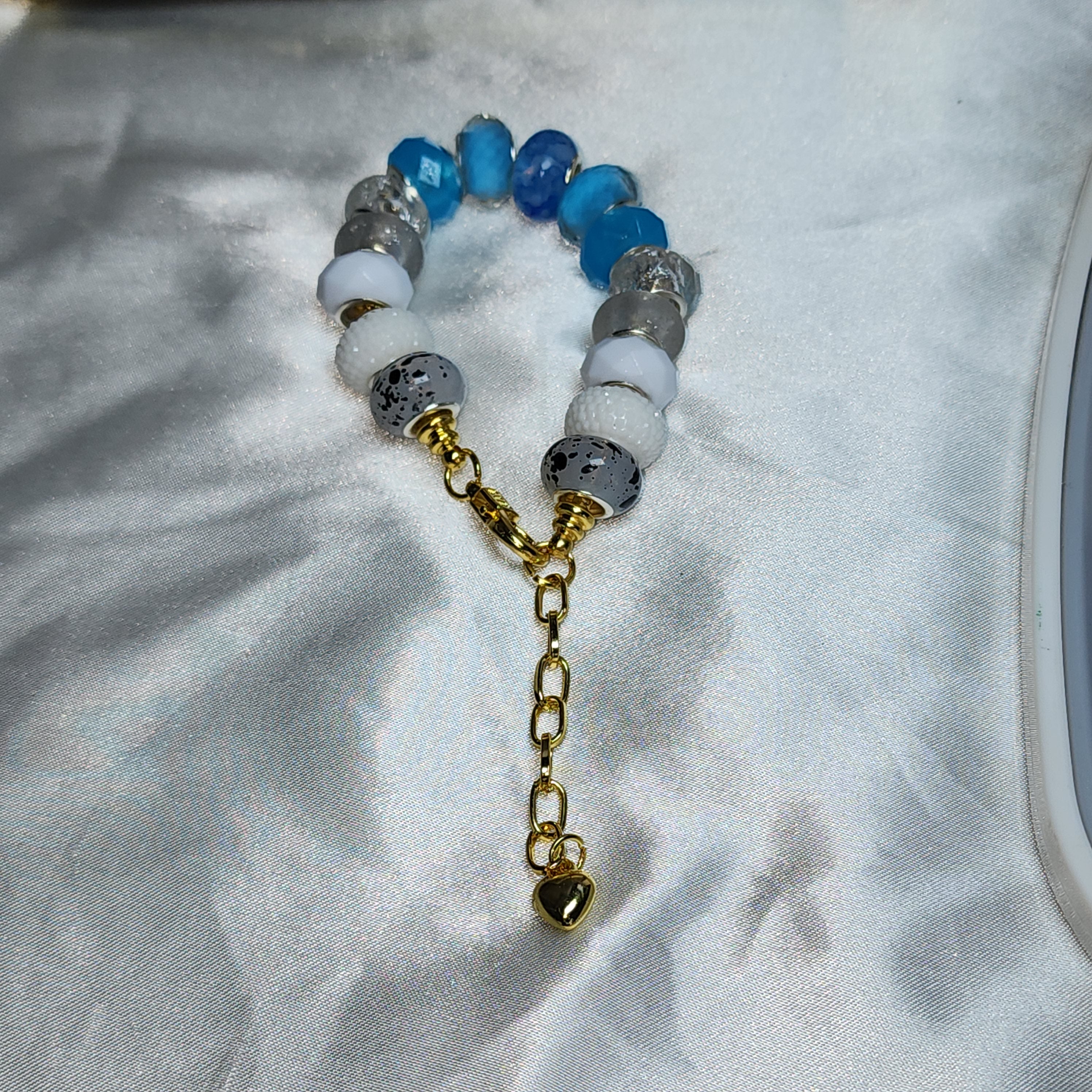 💮Beautiful colorful bracelet with different designs.📿