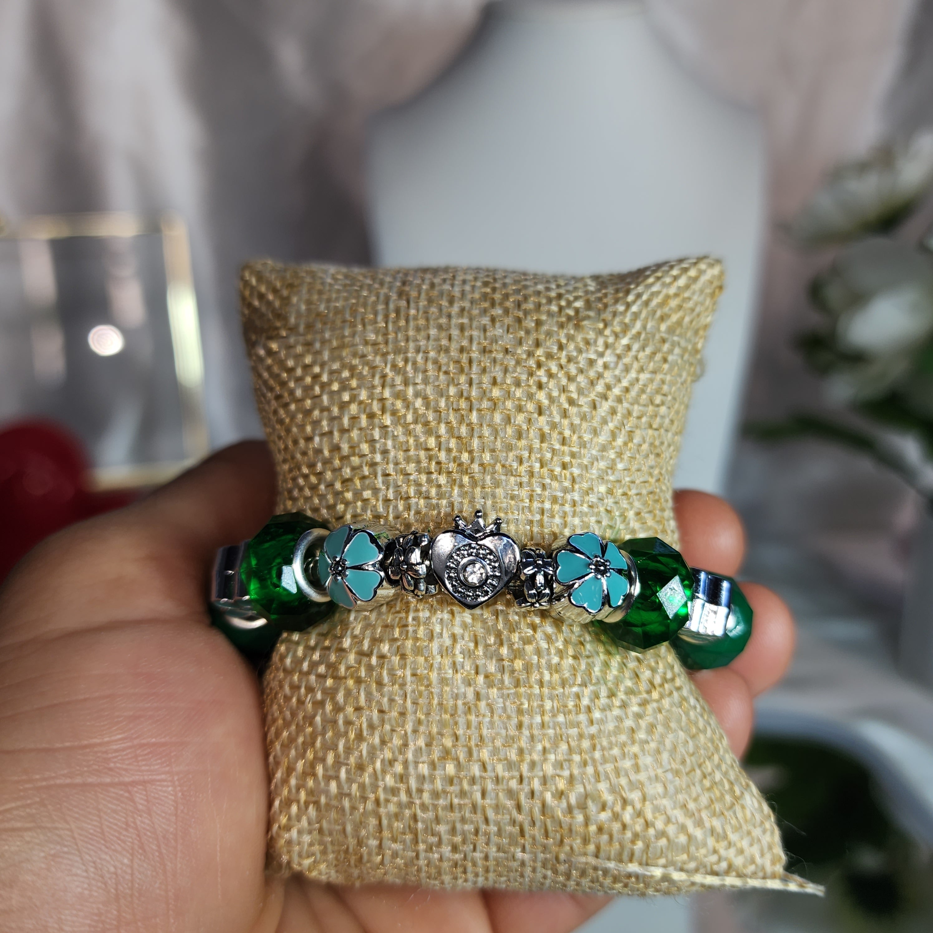 💮Beautiful colorful bracelet with different designs.📿