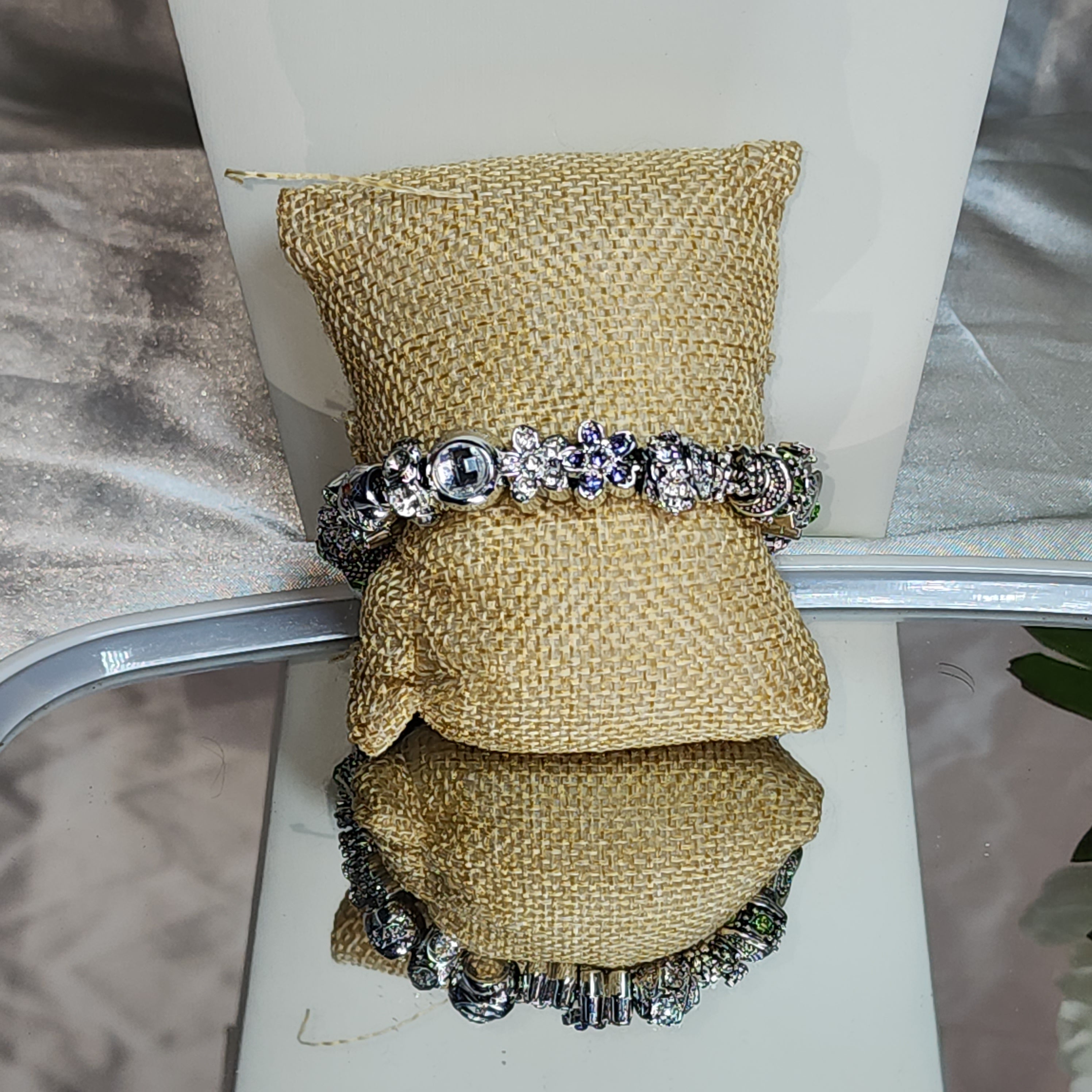 💮Beautiful colorful bracelet with different designs.📿