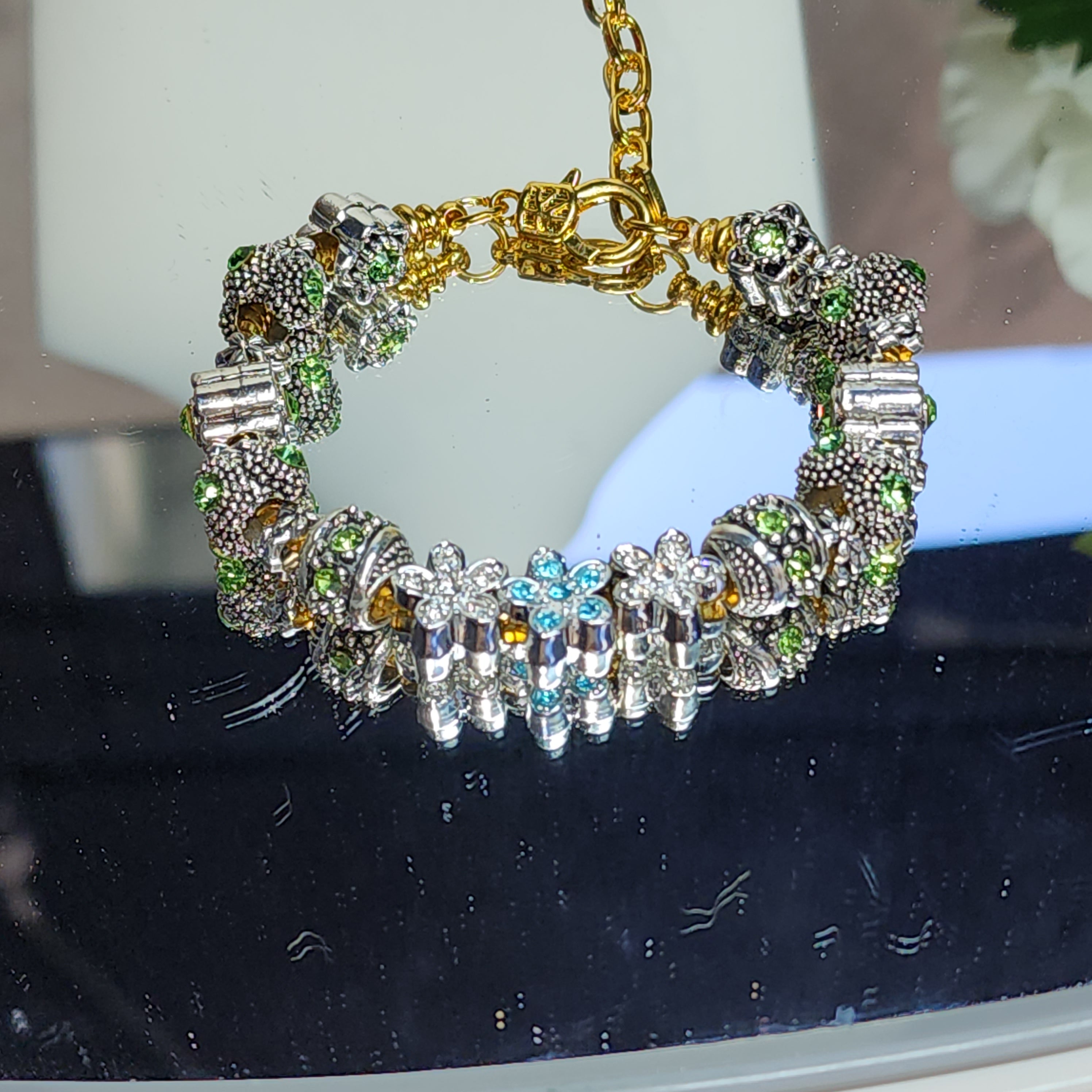 💮Beautiful colorful bracelet with different designs.📿