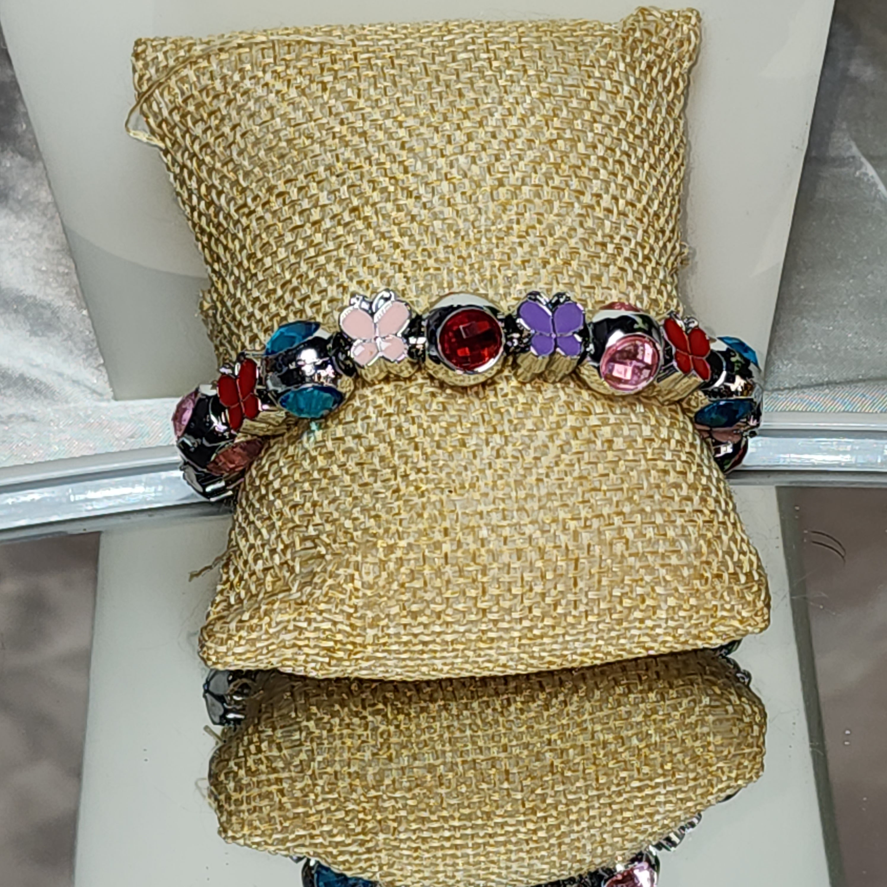 💮Beautiful colorful bracelet with different designs.📿