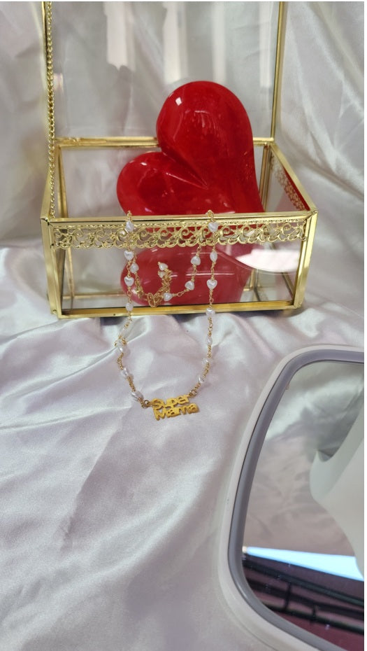 💮Necklace with heart-shaped pearls and Super Mama pendant.📿