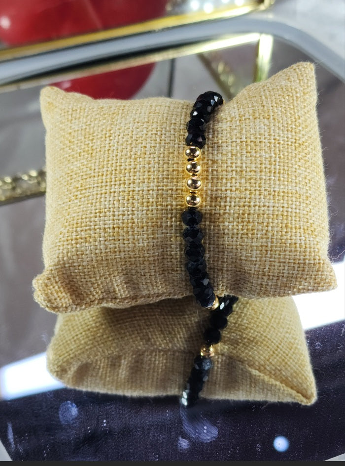 💮Beaded and natural stone bracelets.📿